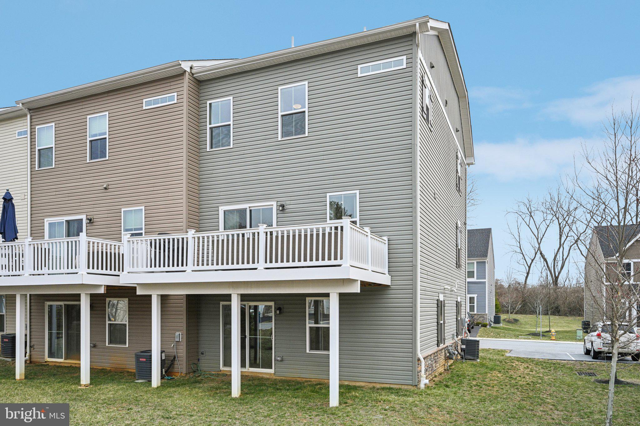 DOWNINGTOWN WALK - Residential
