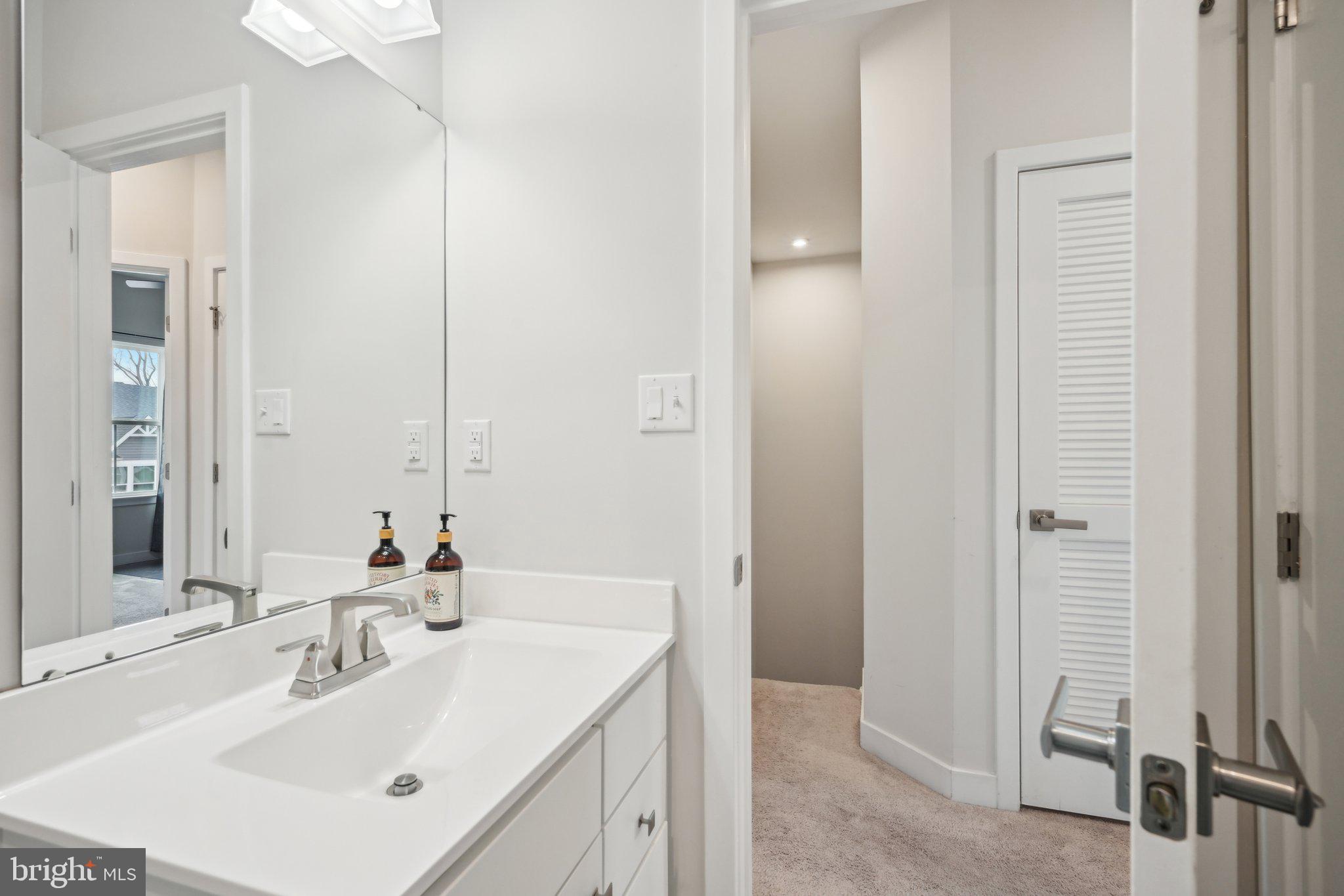 DOWNINGTOWN WALK - Residential