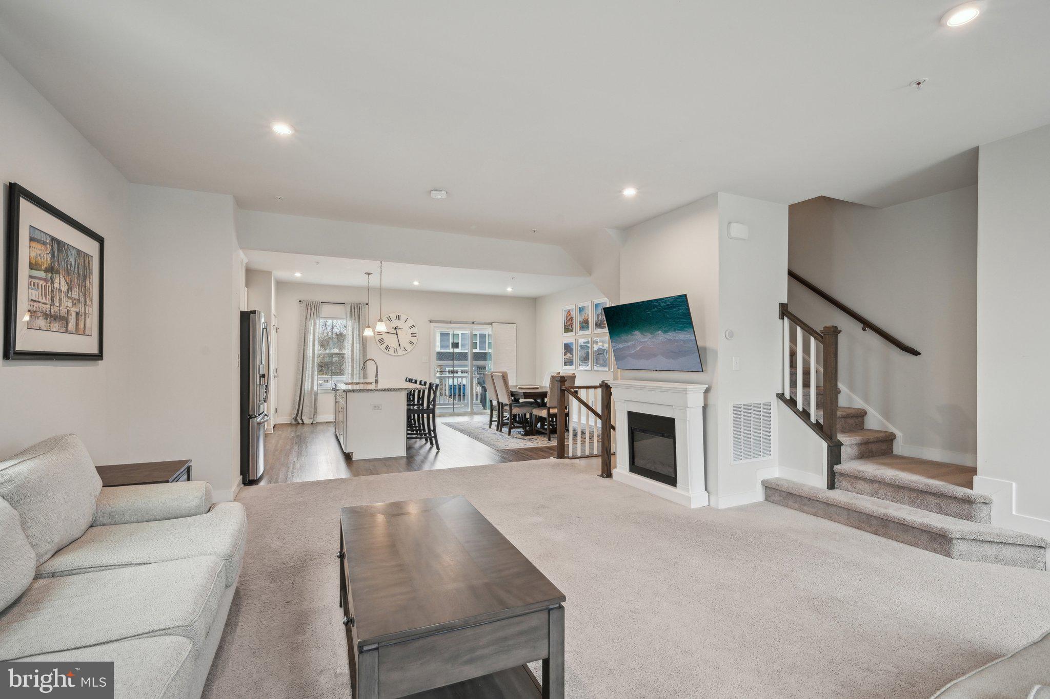 DOWNINGTOWN WALK - Residential