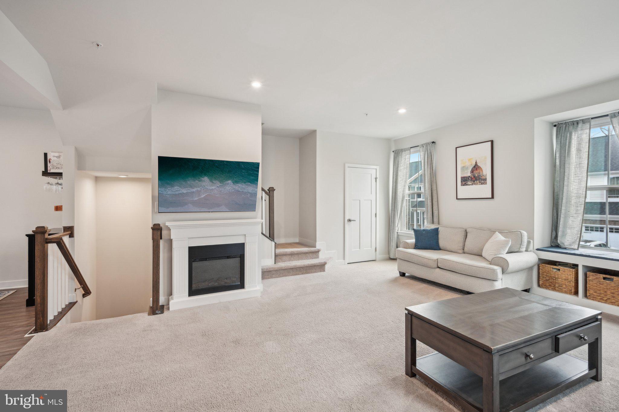 DOWNINGTOWN WALK - Residential