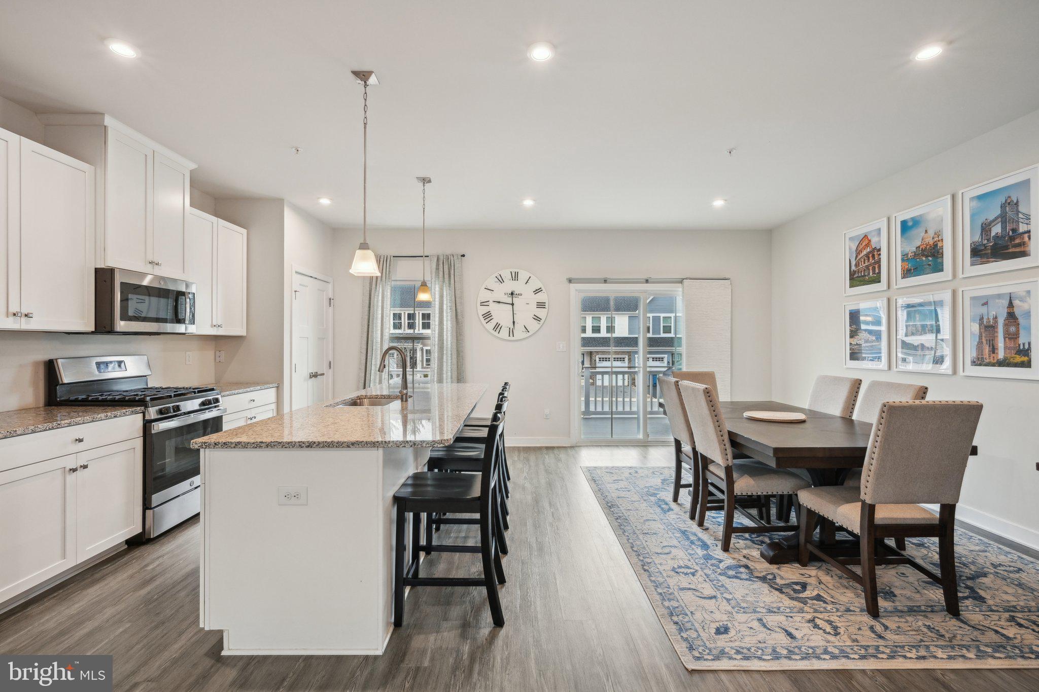 DOWNINGTOWN WALK - Residential