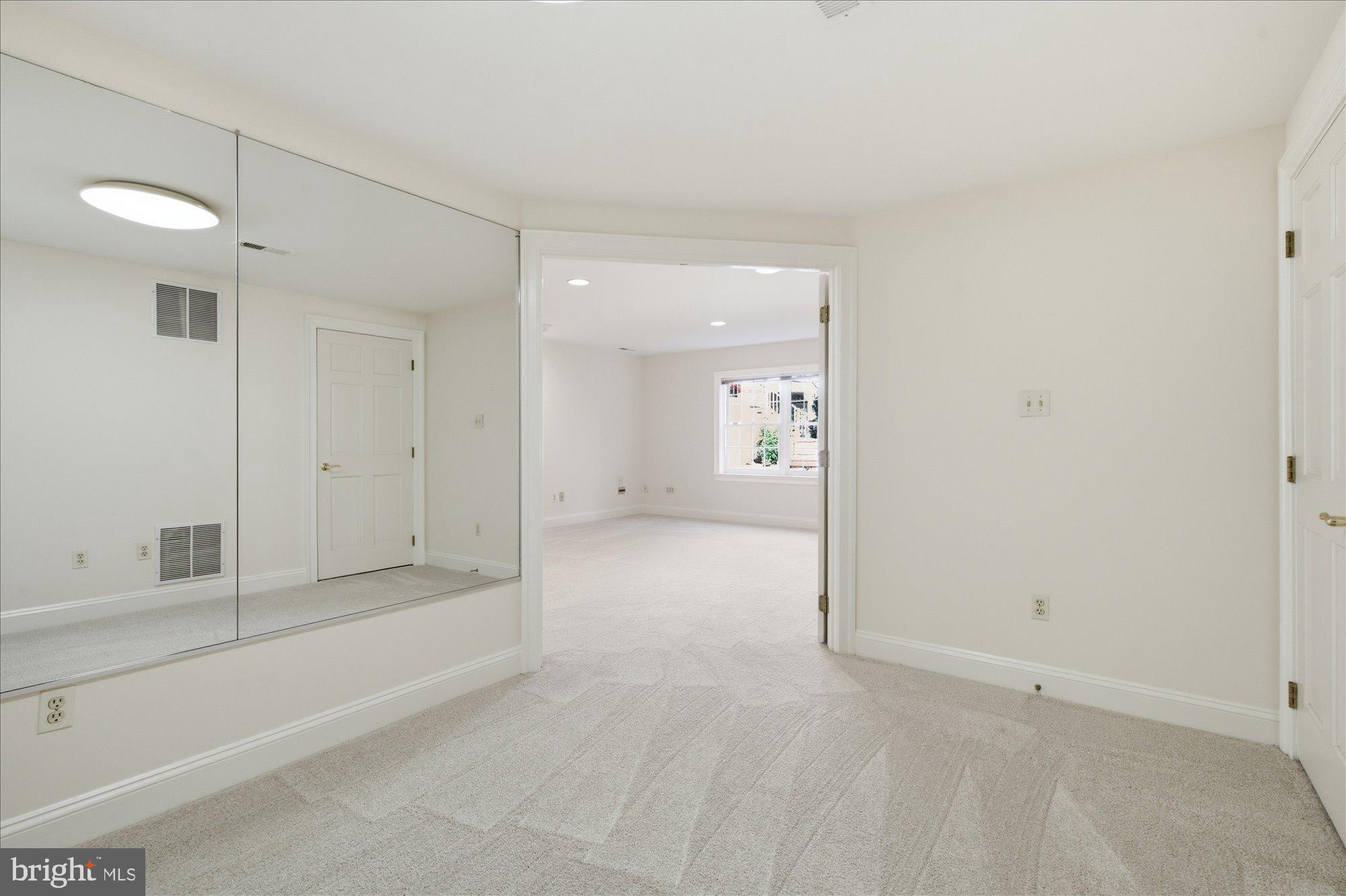 GRESHAM PLACE - Residential