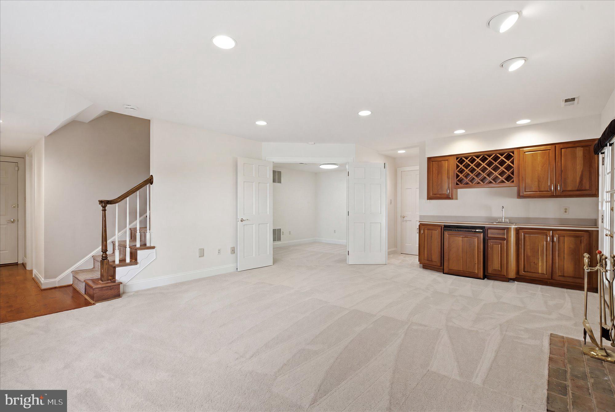 GRESHAM PLACE - Residential