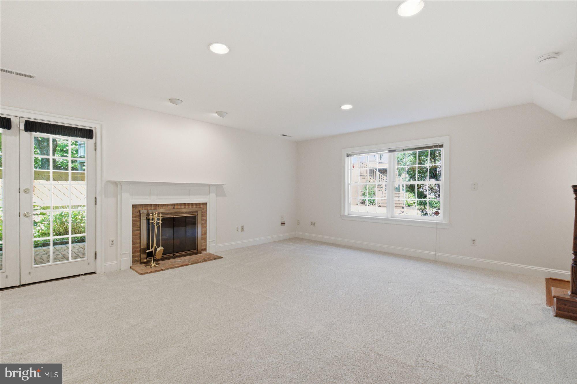 GRESHAM PLACE - Residential