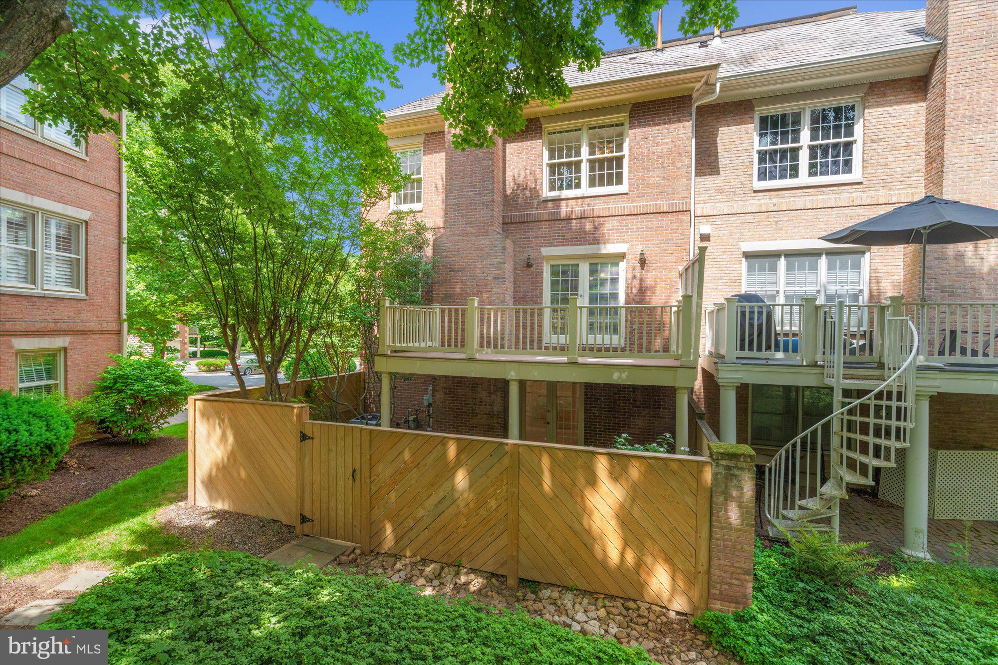 GRESHAM PLACE - Residential