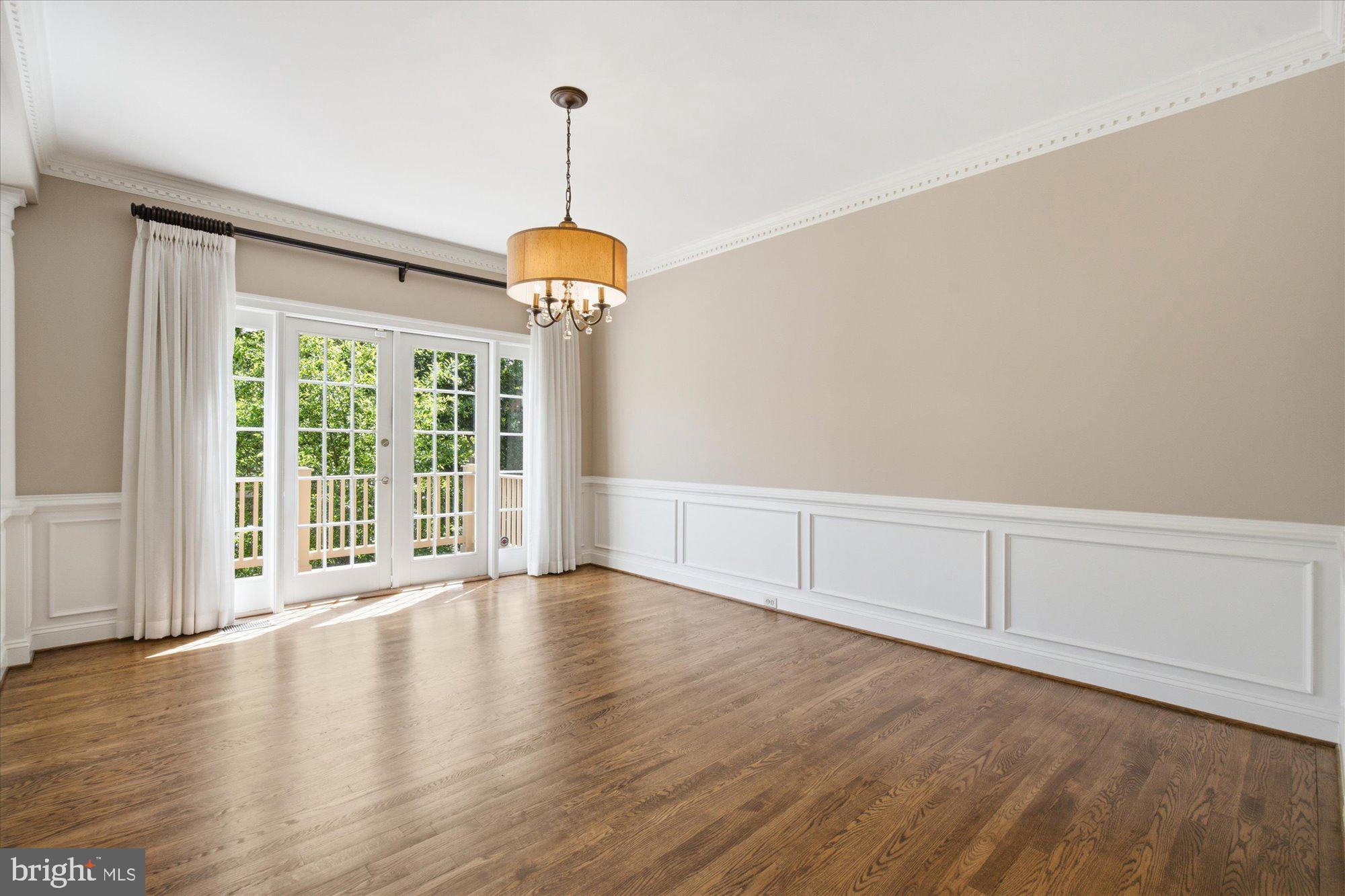 GRESHAM PLACE - Residential
