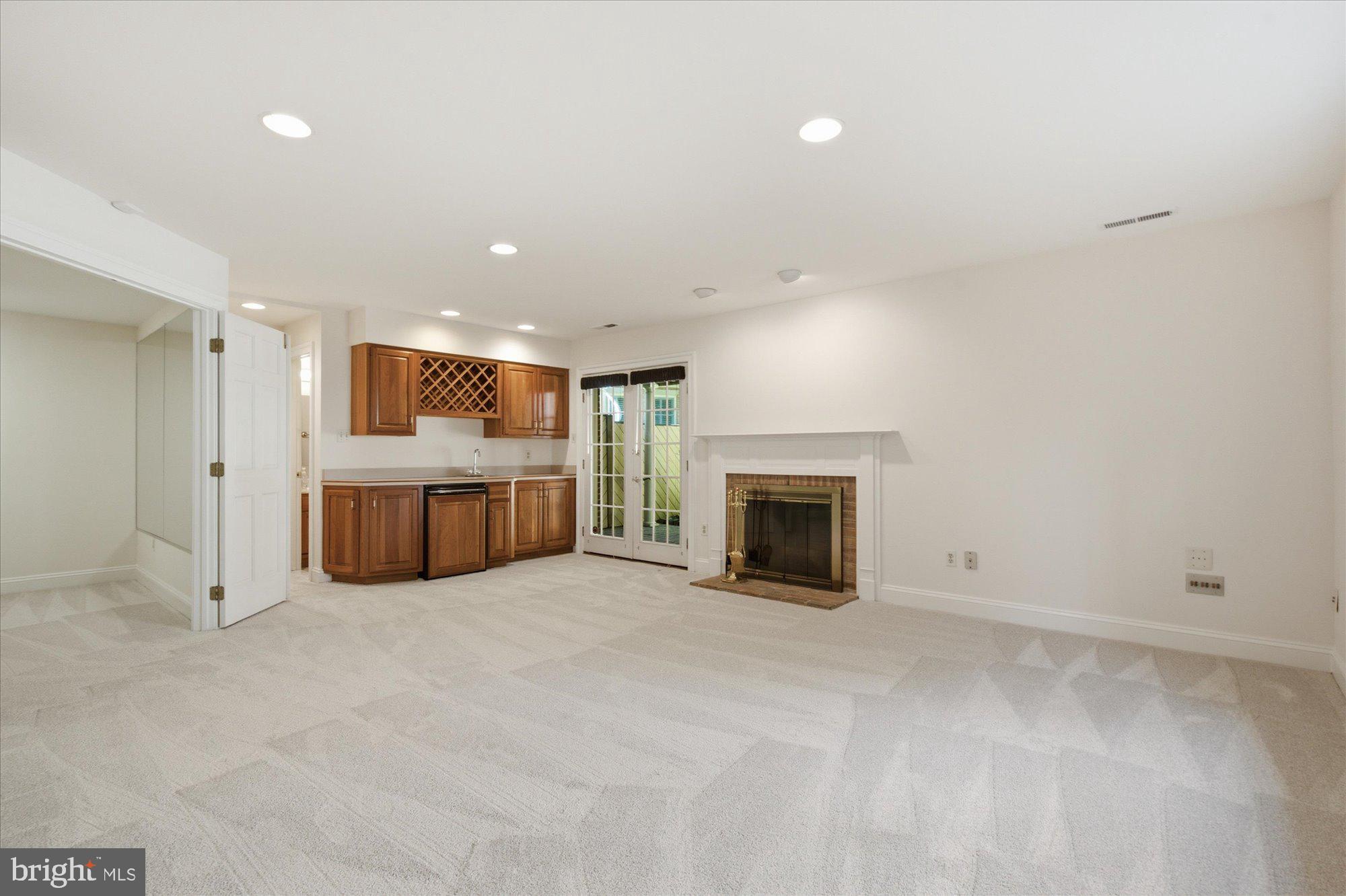 GRESHAM PLACE - Residential