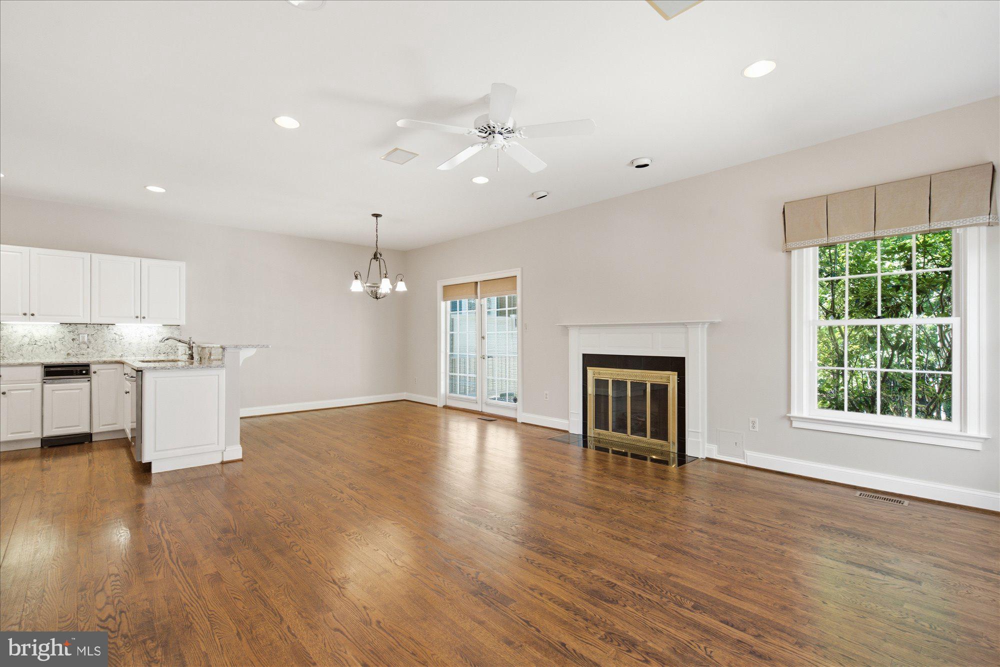 GRESHAM PLACE - Residential