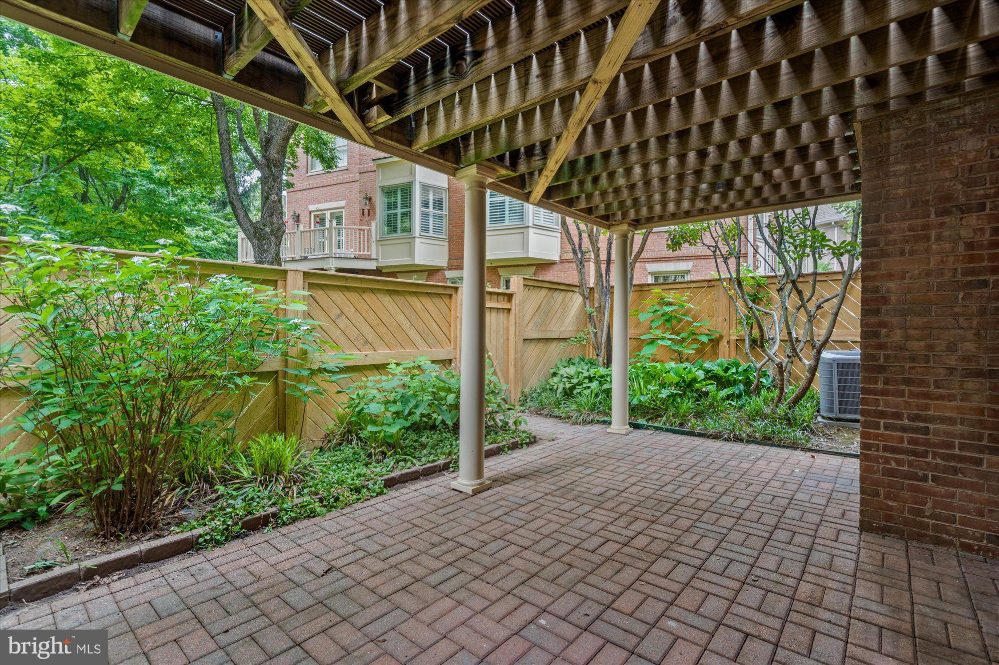 GRESHAM PLACE - Residential