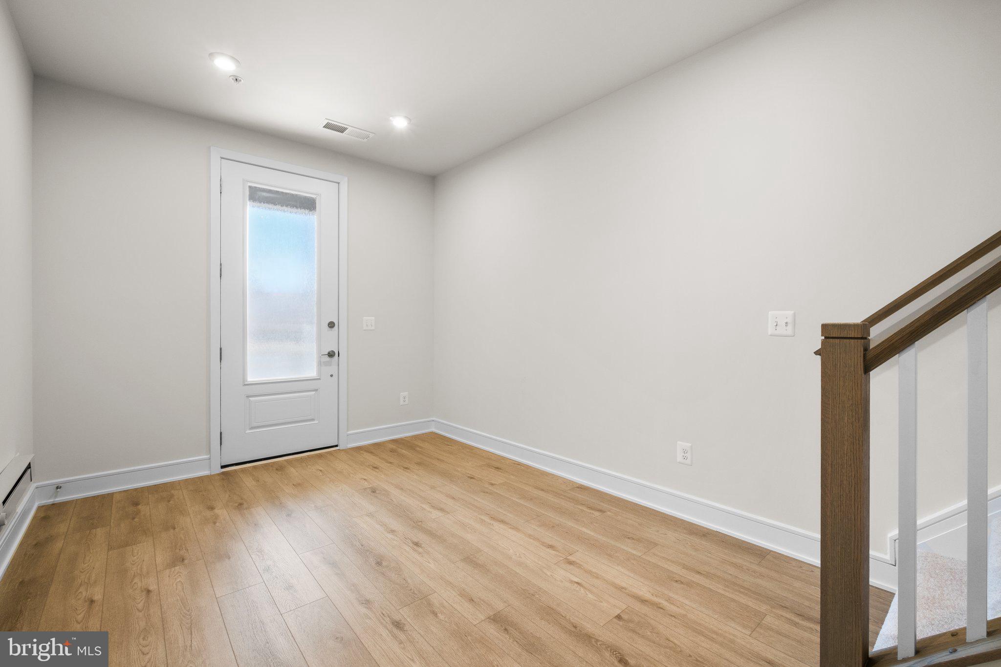 DEMOTT & SILVER - Residential