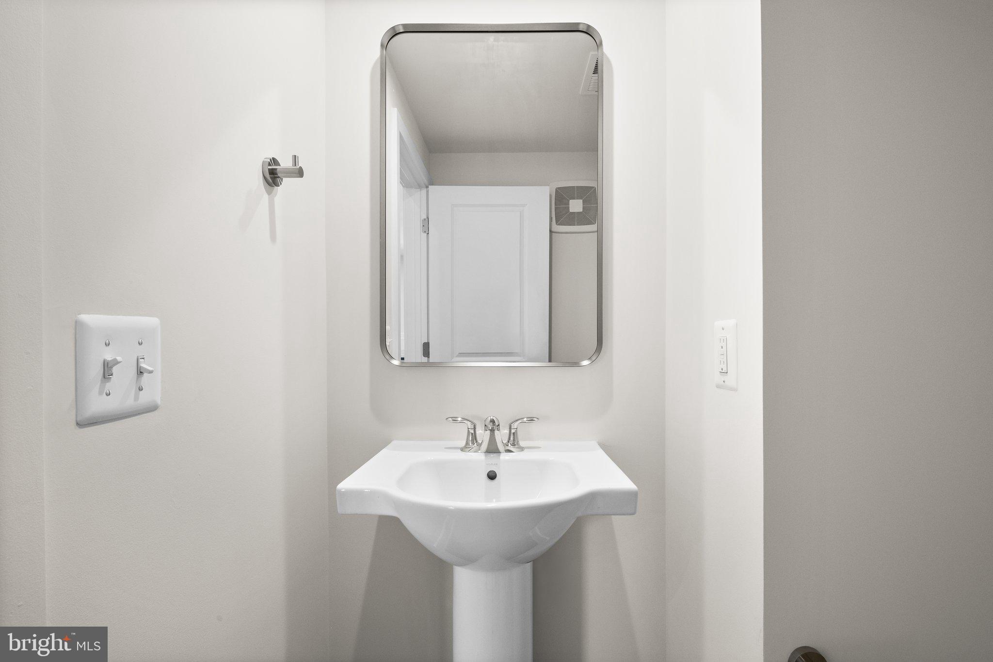 DEMOTT & SILVER - Residential