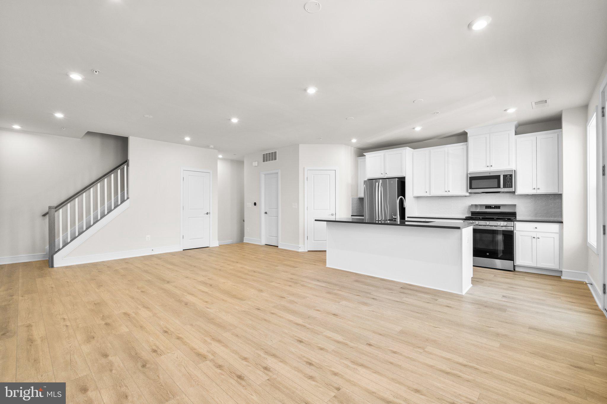 DEMOTT & SILVER - Residential