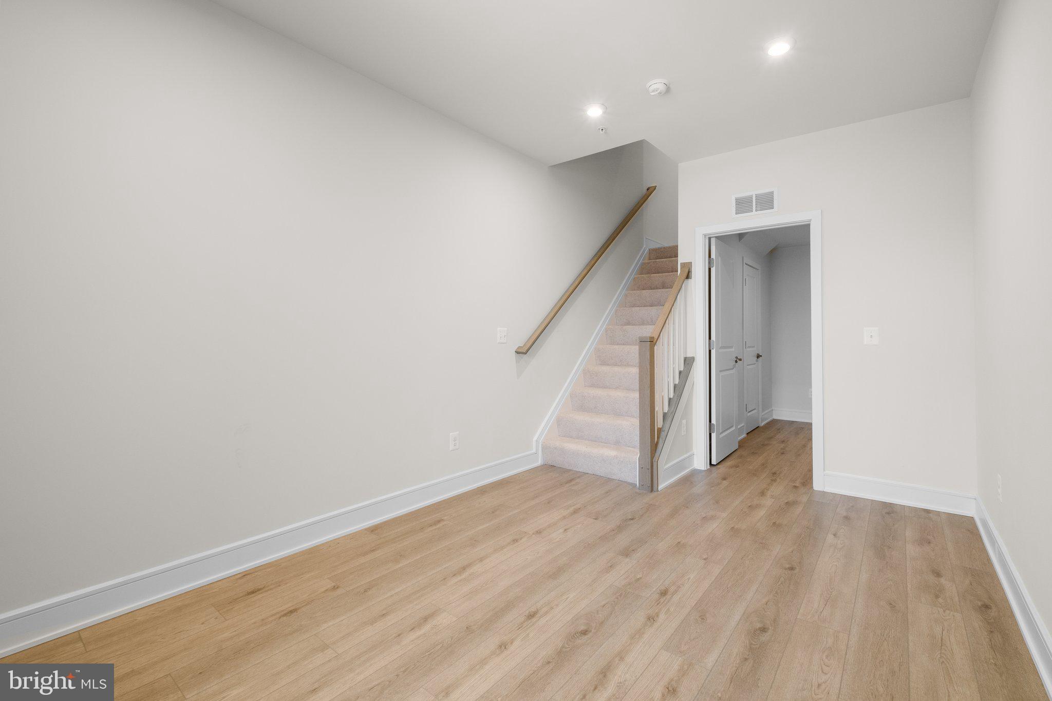DEMOTT & SILVER - Residential