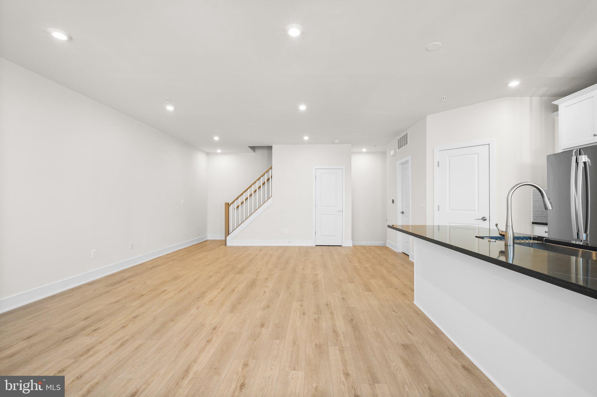 DEMOTT & SILVER - Residential