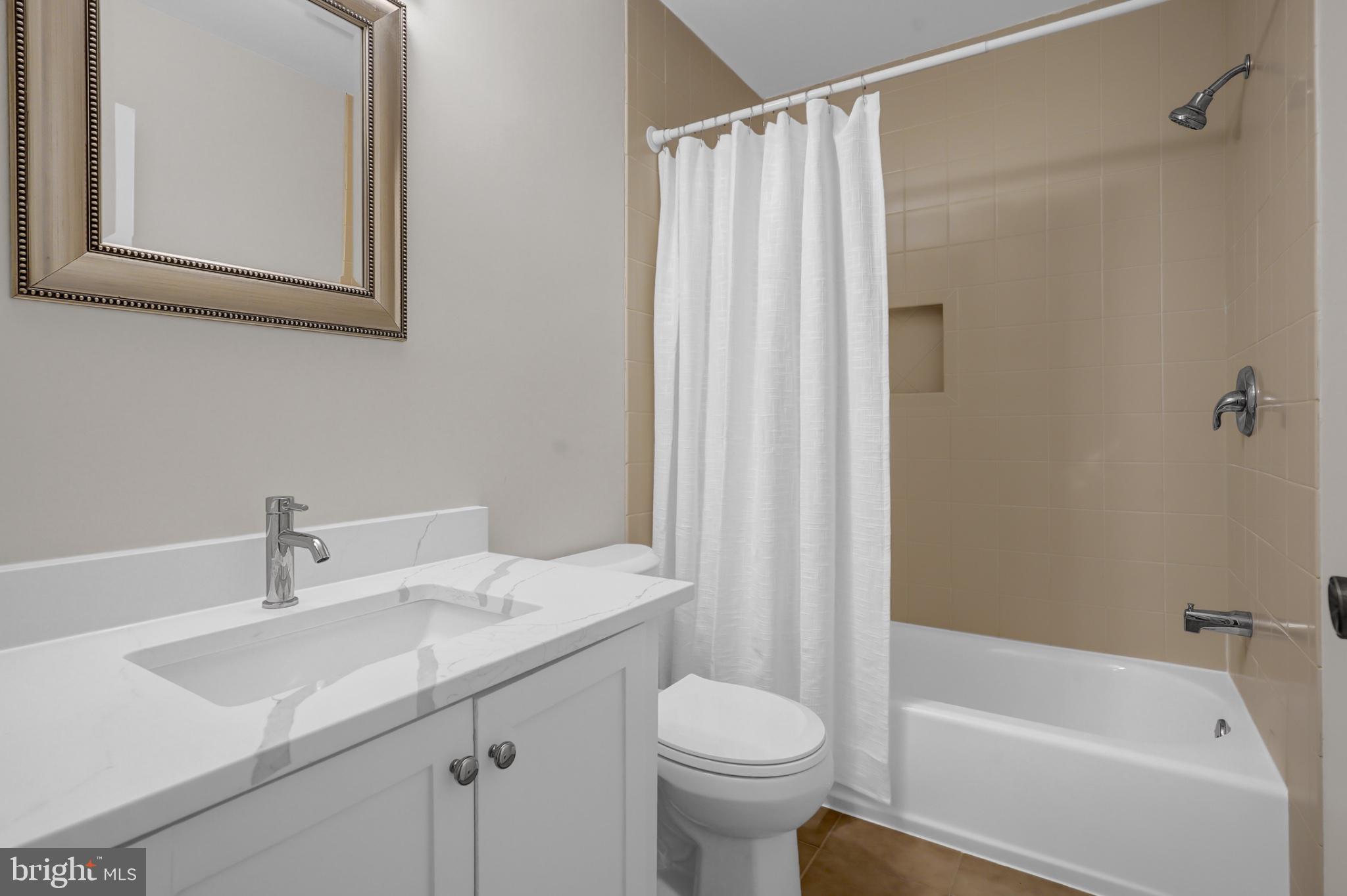 LONGWOOD KNOLLS - Residential