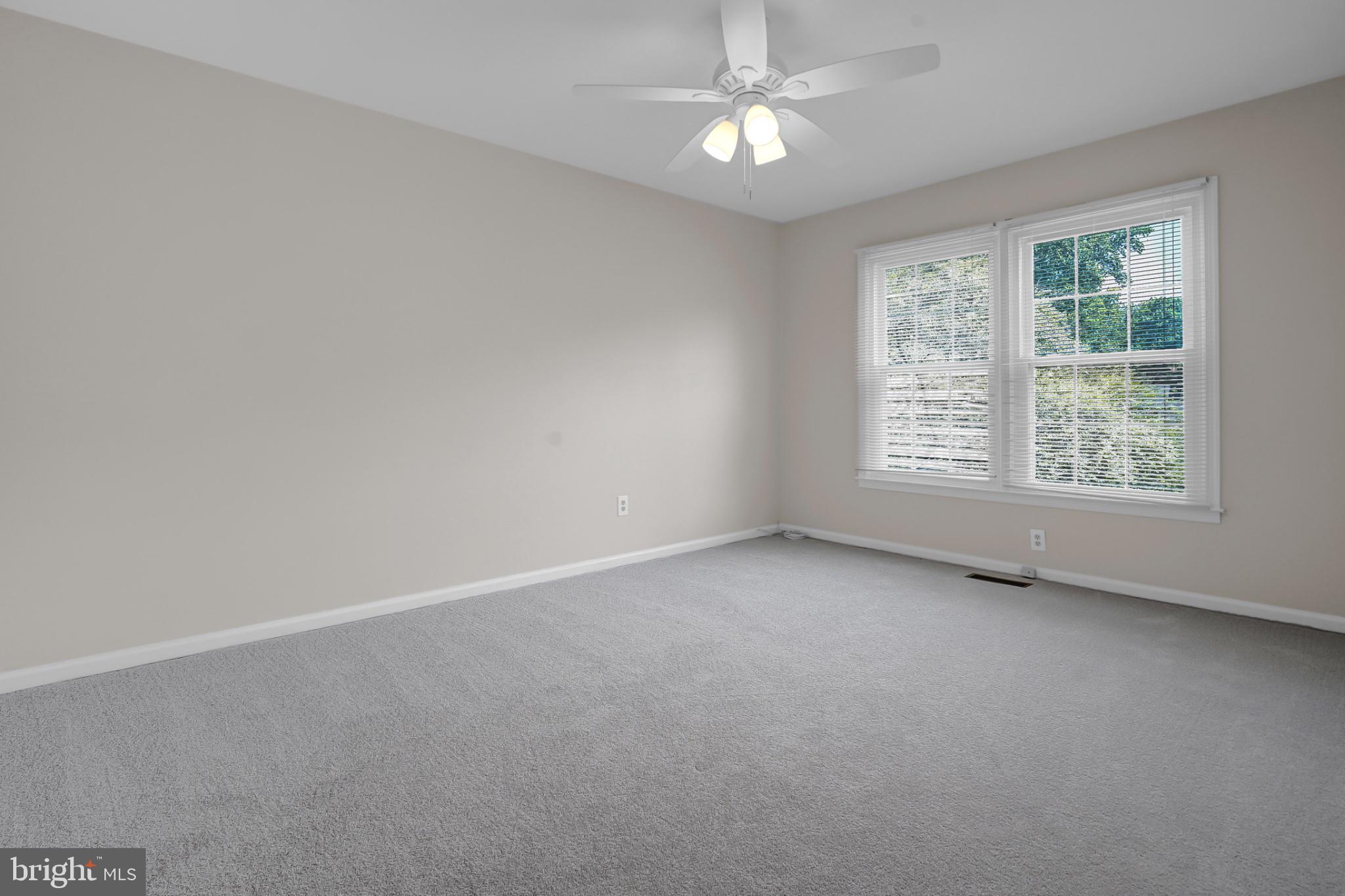 LONGWOOD KNOLLS - Residential