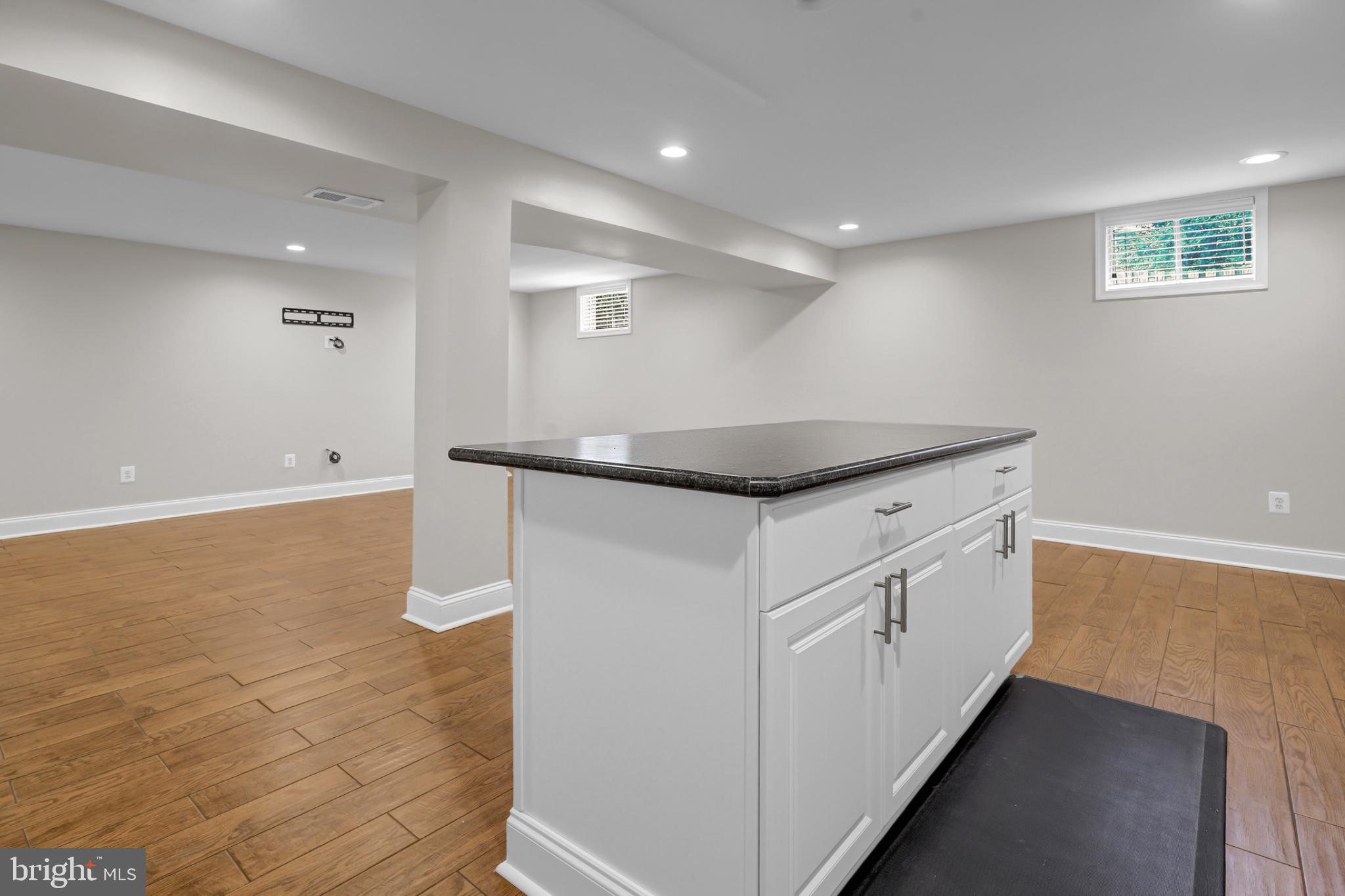 LONGWOOD KNOLLS - Residential