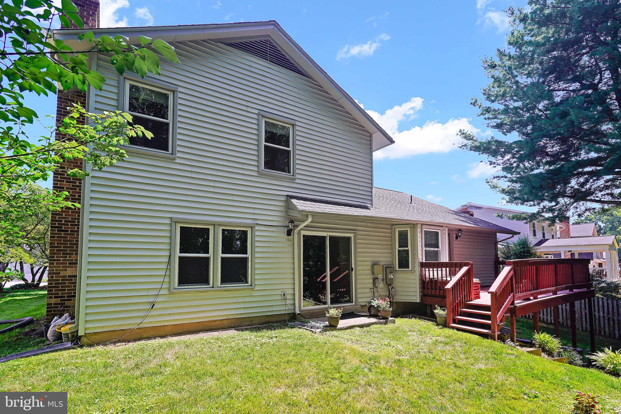 LONGWOOD KNOLLS - Residential