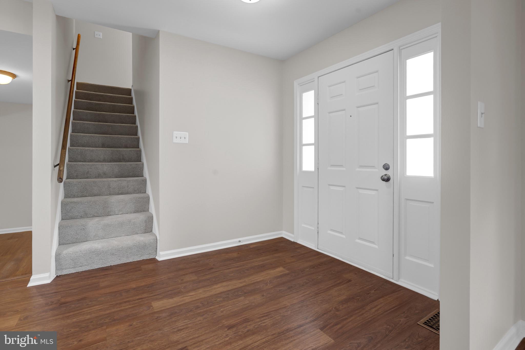 LONGWOOD KNOLLS - Residential