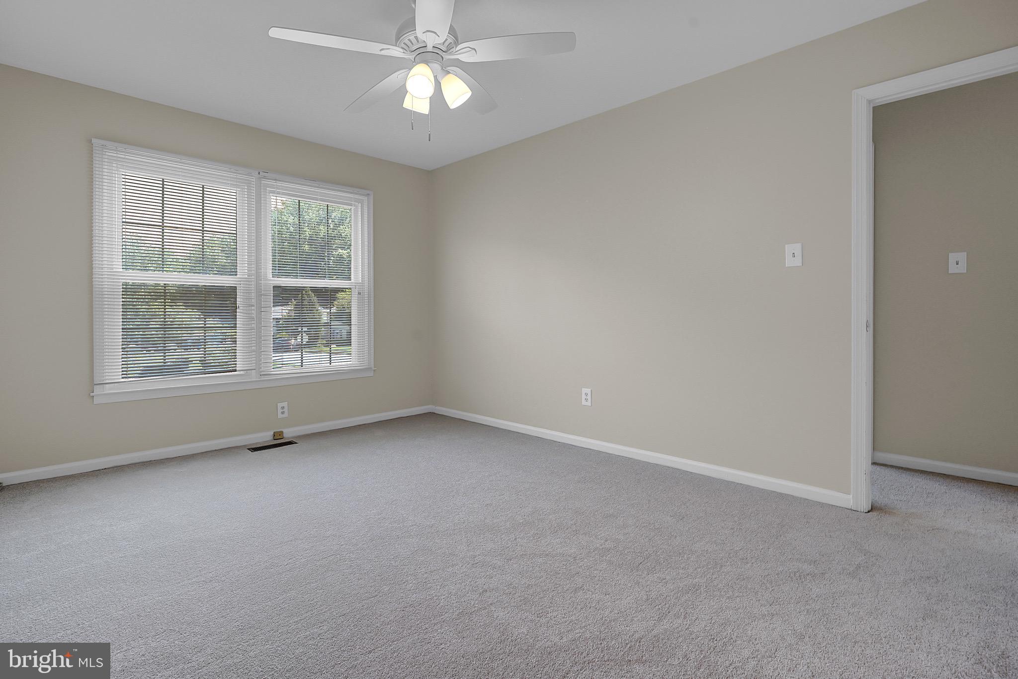 LONGWOOD KNOLLS - Residential