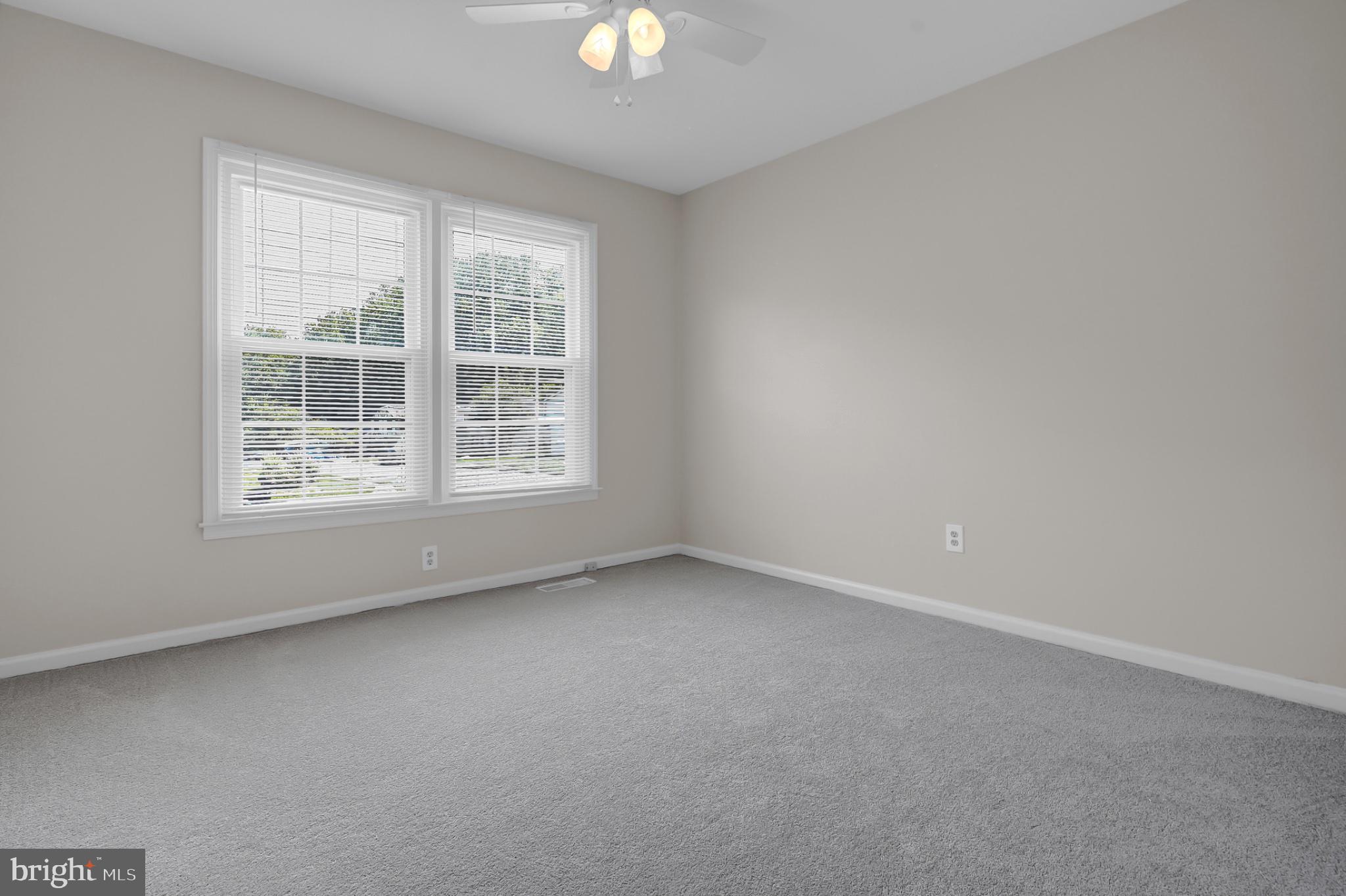 LONGWOOD KNOLLS - Residential