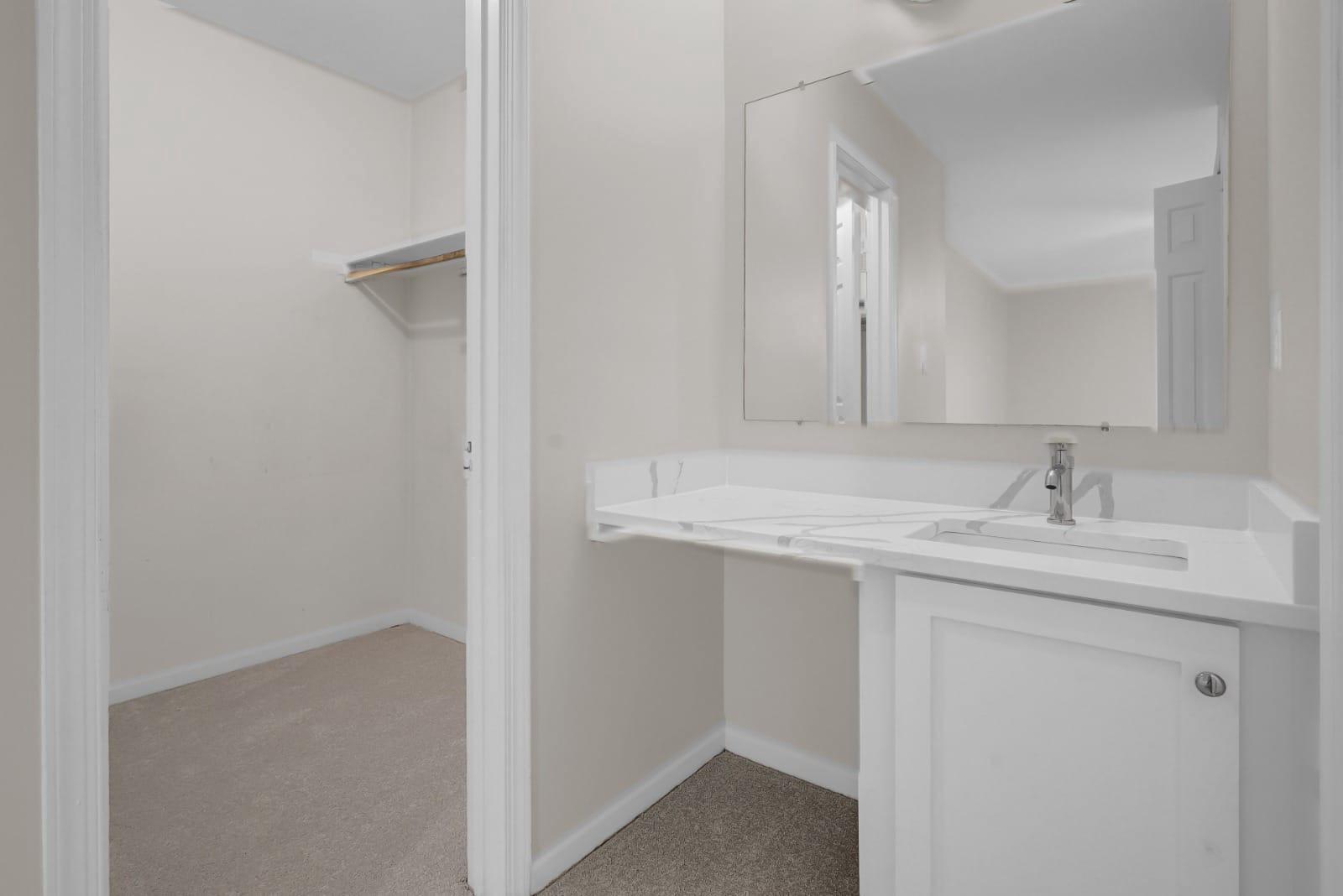 LONGWOOD KNOLLS - Residential