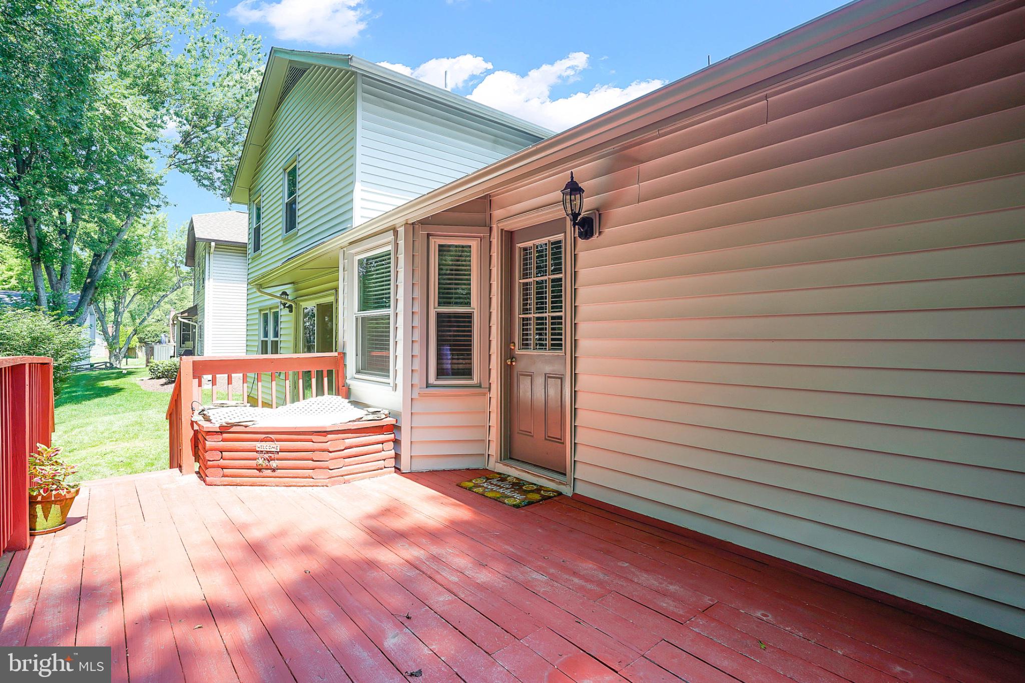 LONGWOOD KNOLLS - Residential