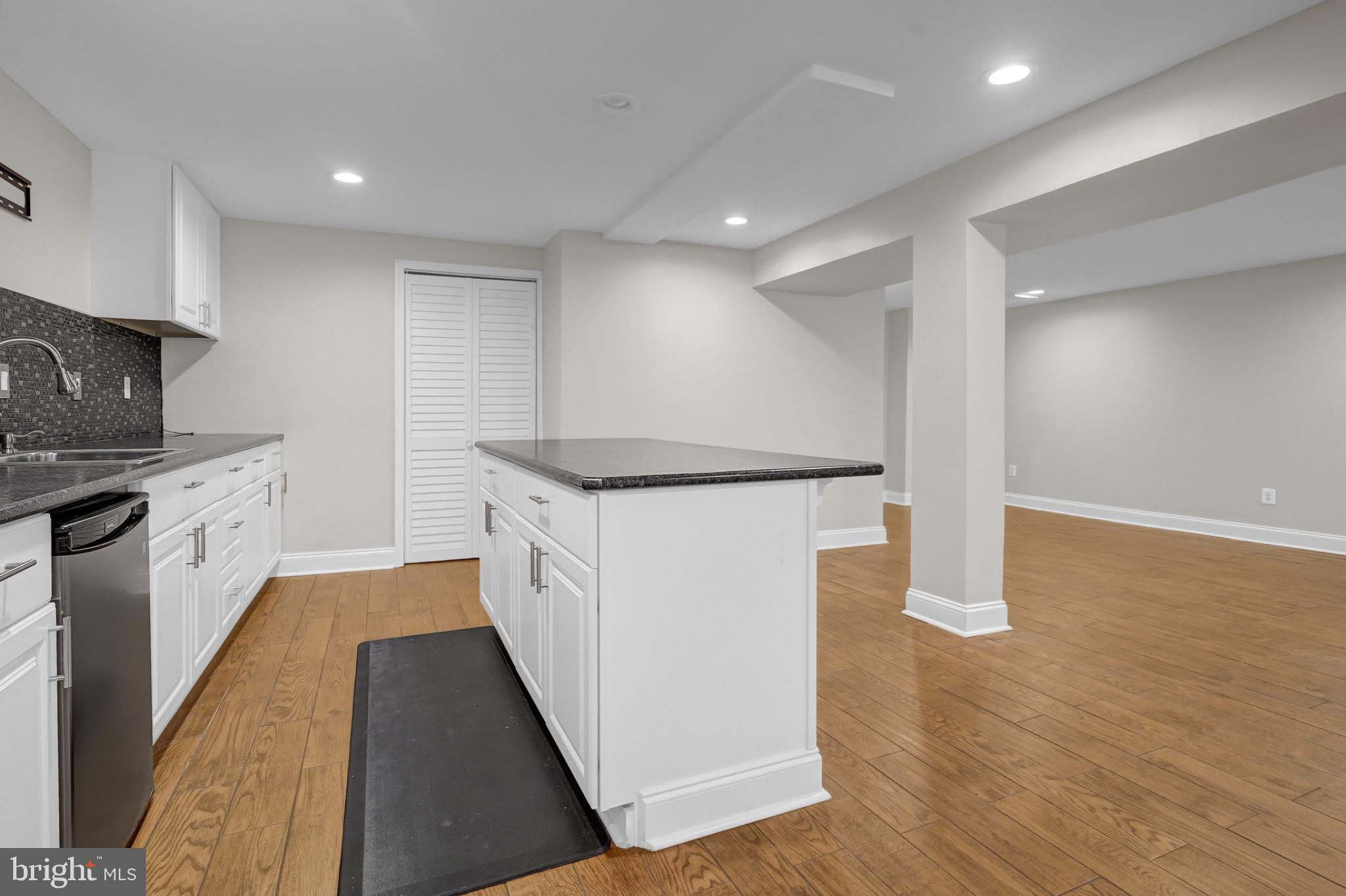 LONGWOOD KNOLLS - Residential
