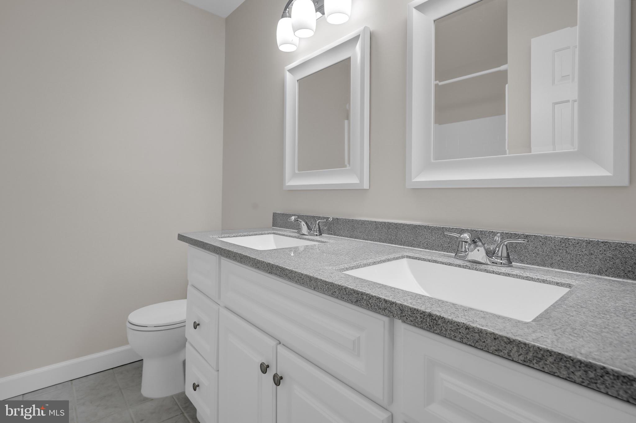 LONGWOOD KNOLLS - Residential