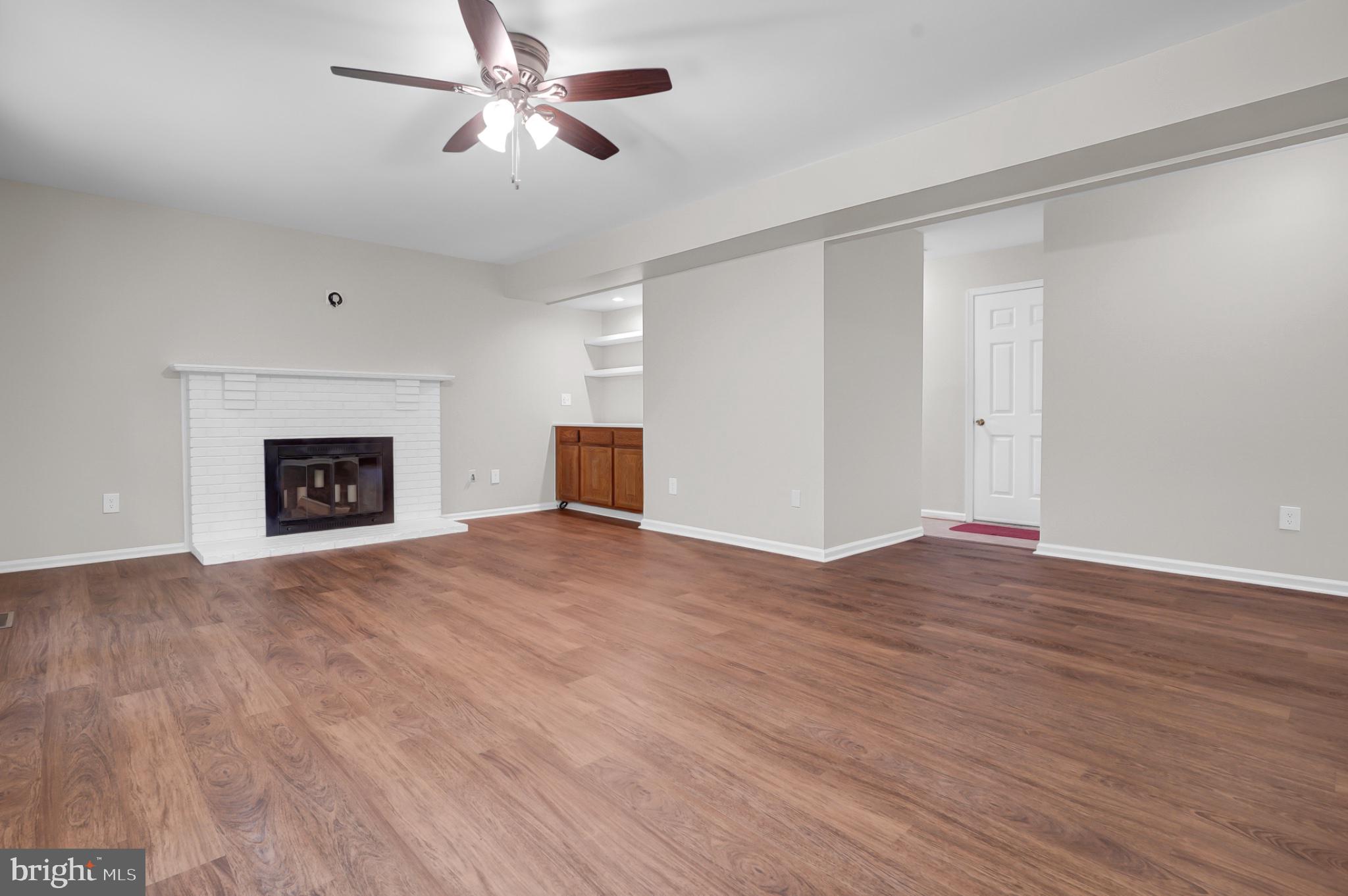 LONGWOOD KNOLLS - Residential