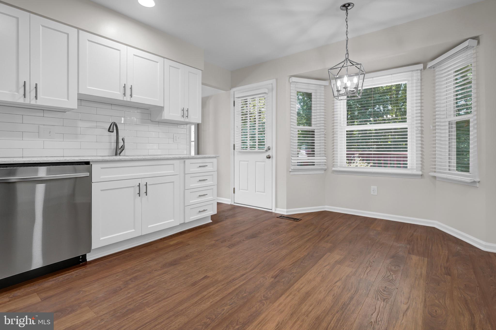 LONGWOOD KNOLLS - Residential