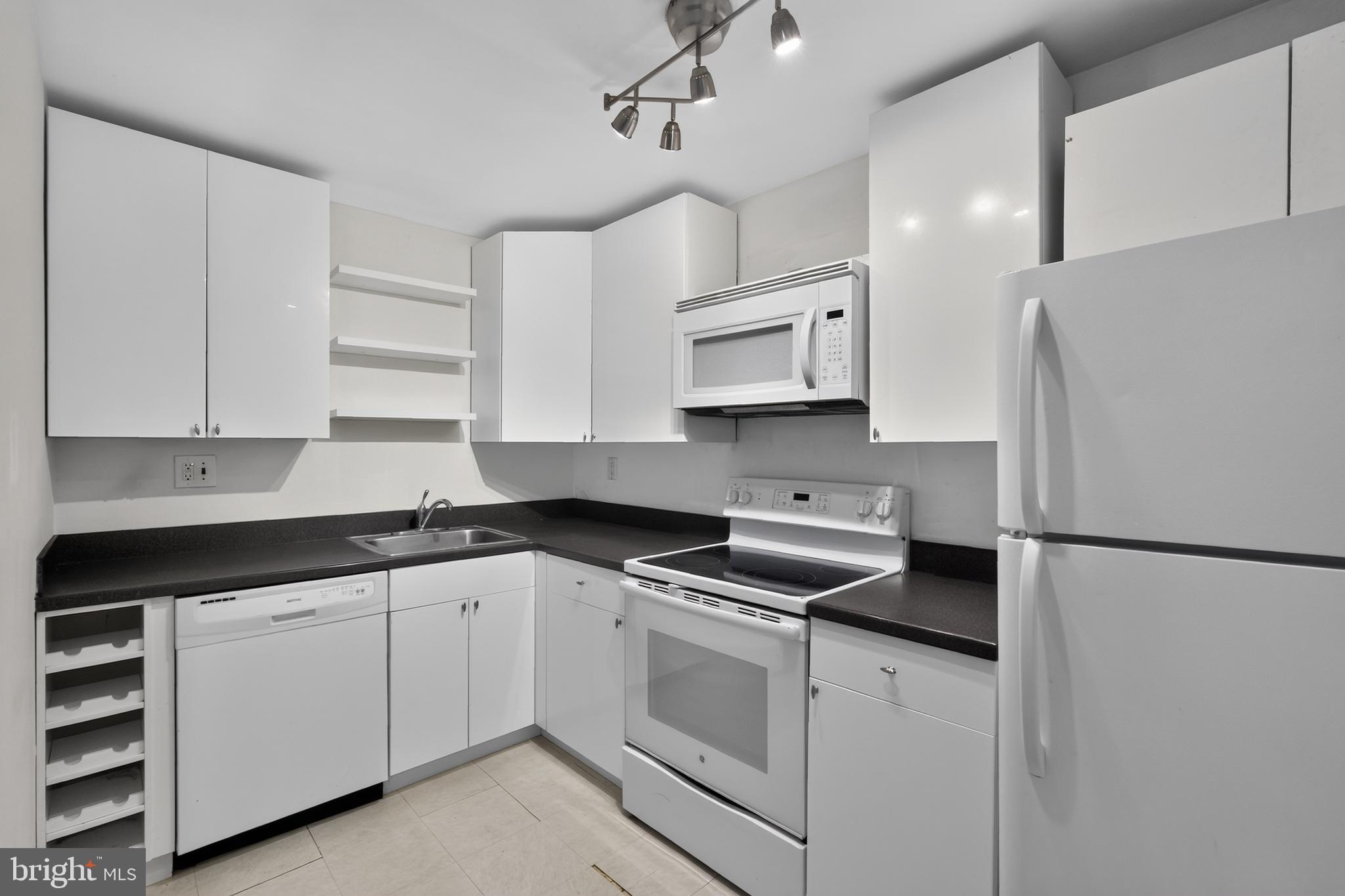 DANBURY VILLAGE - Residential