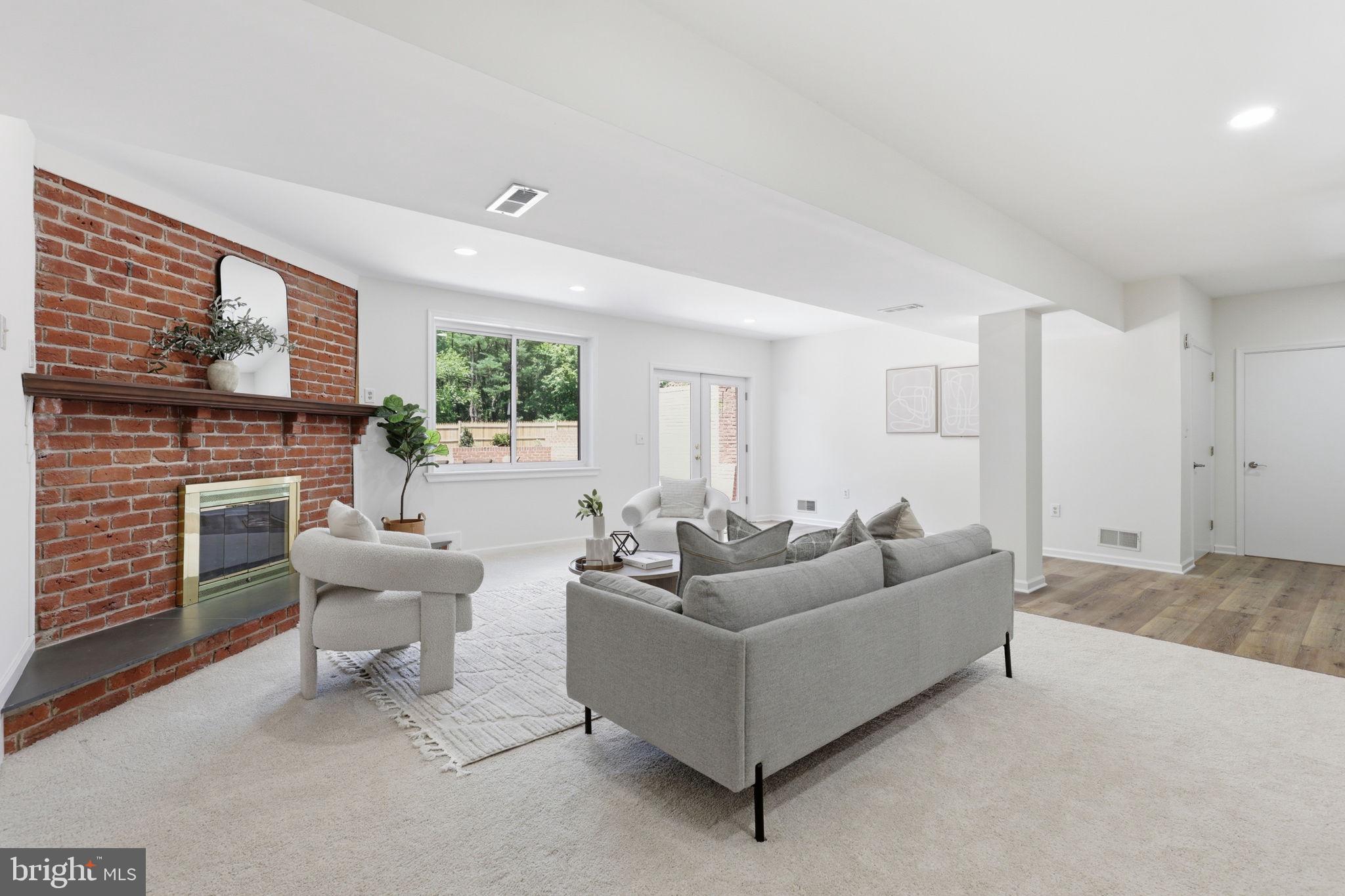 BRIGHTON - Residential