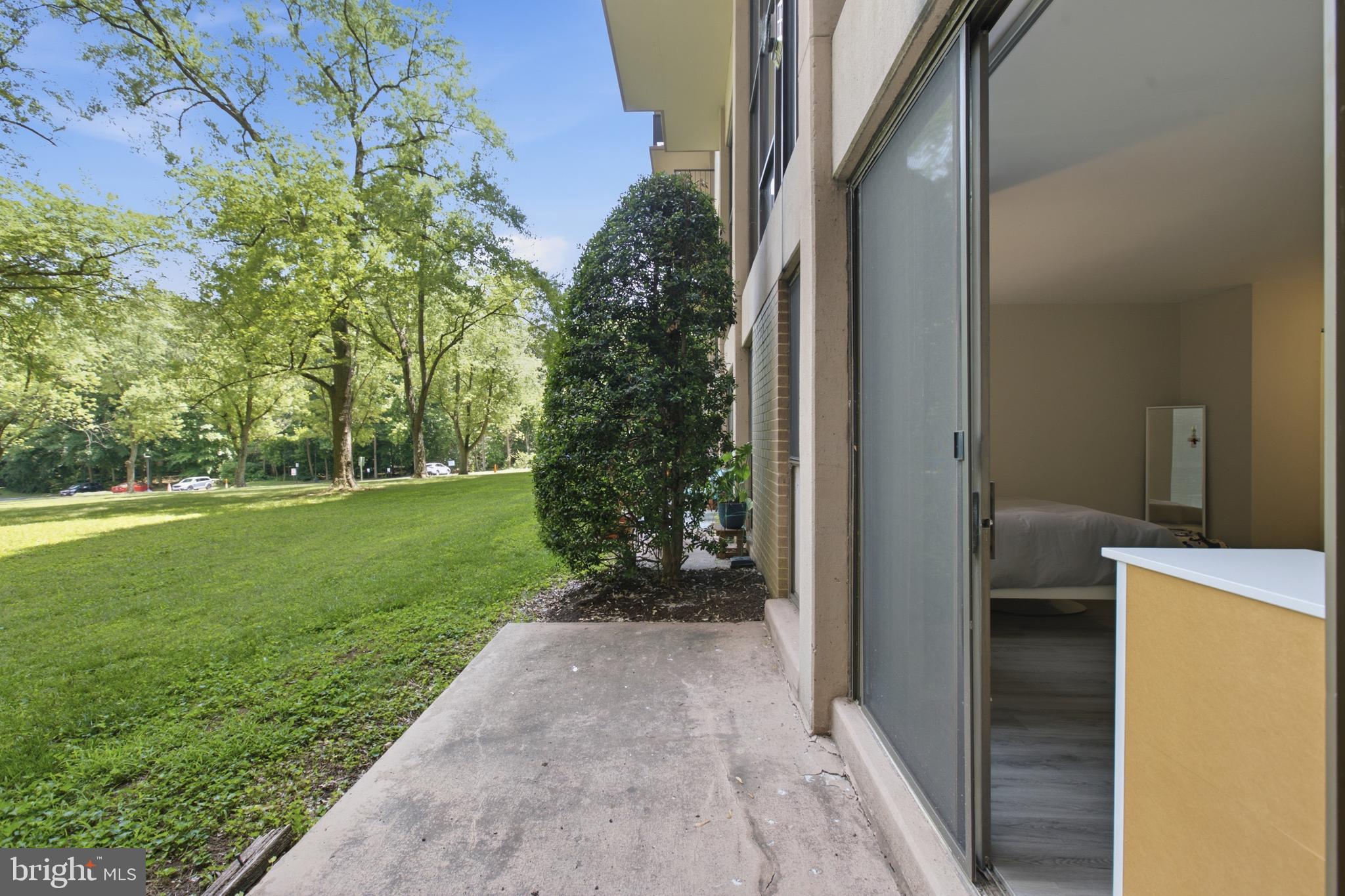 TOWERS IN WESTCHESTER PARK - Residential
