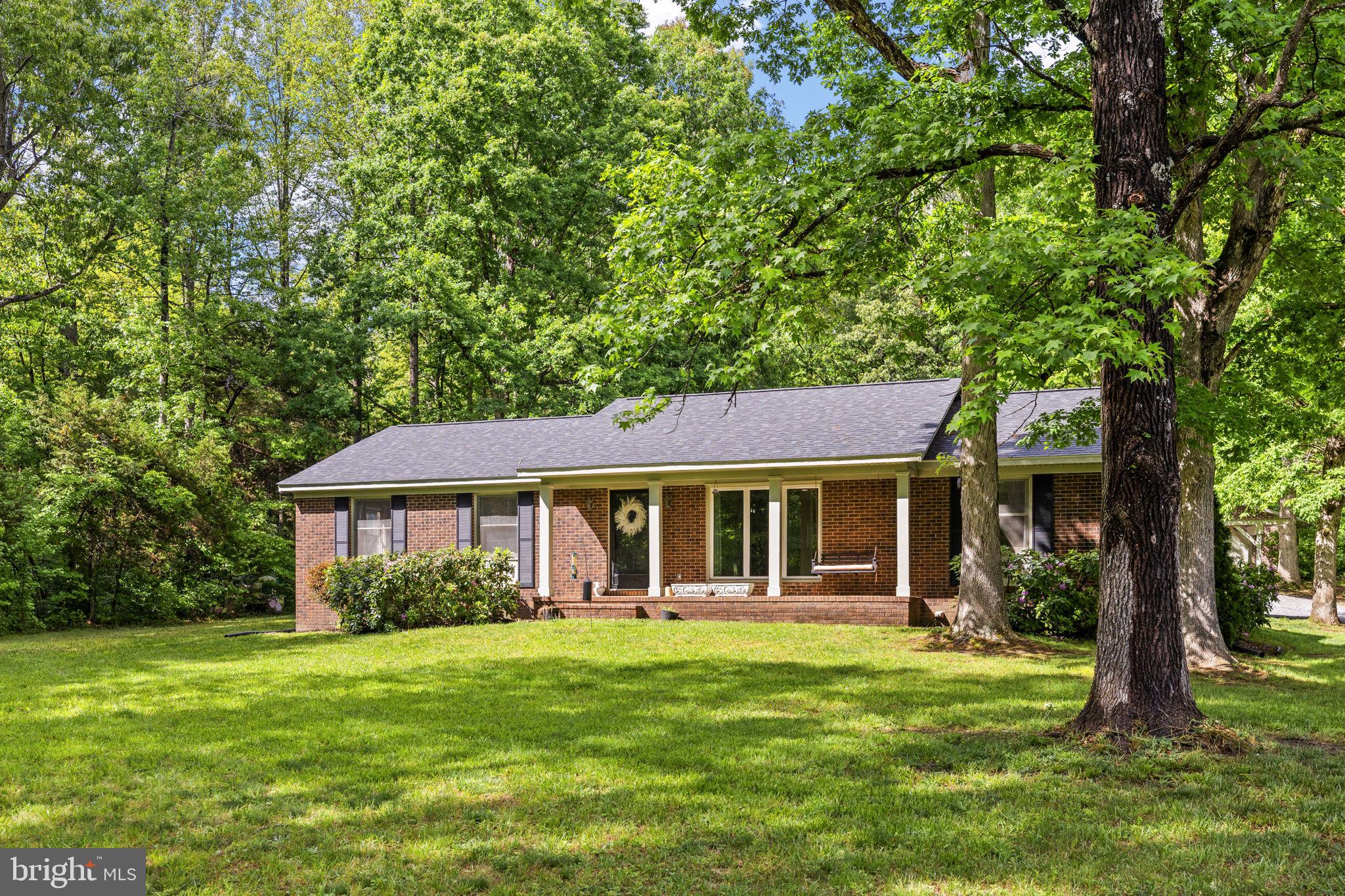 HUNTERS LODGE - Residential