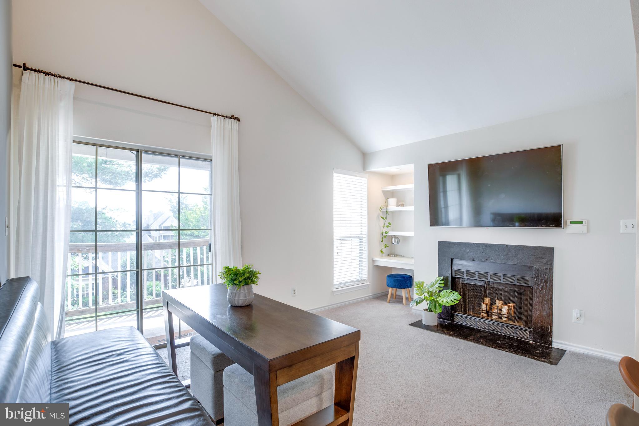 PENDERBROOK SQUARE CONDOMINIUMS - Residential