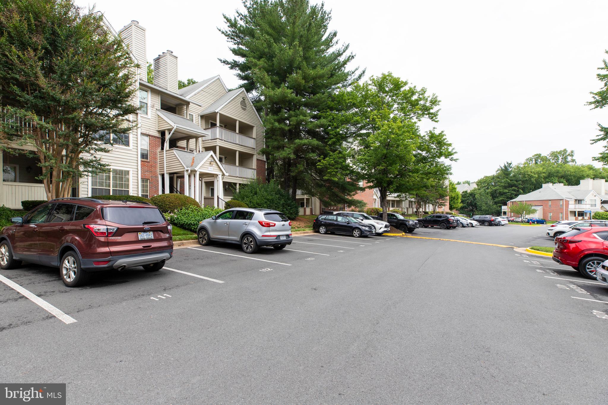 PENDERBROOK SQUARE CONDOMINIUMS - Residential