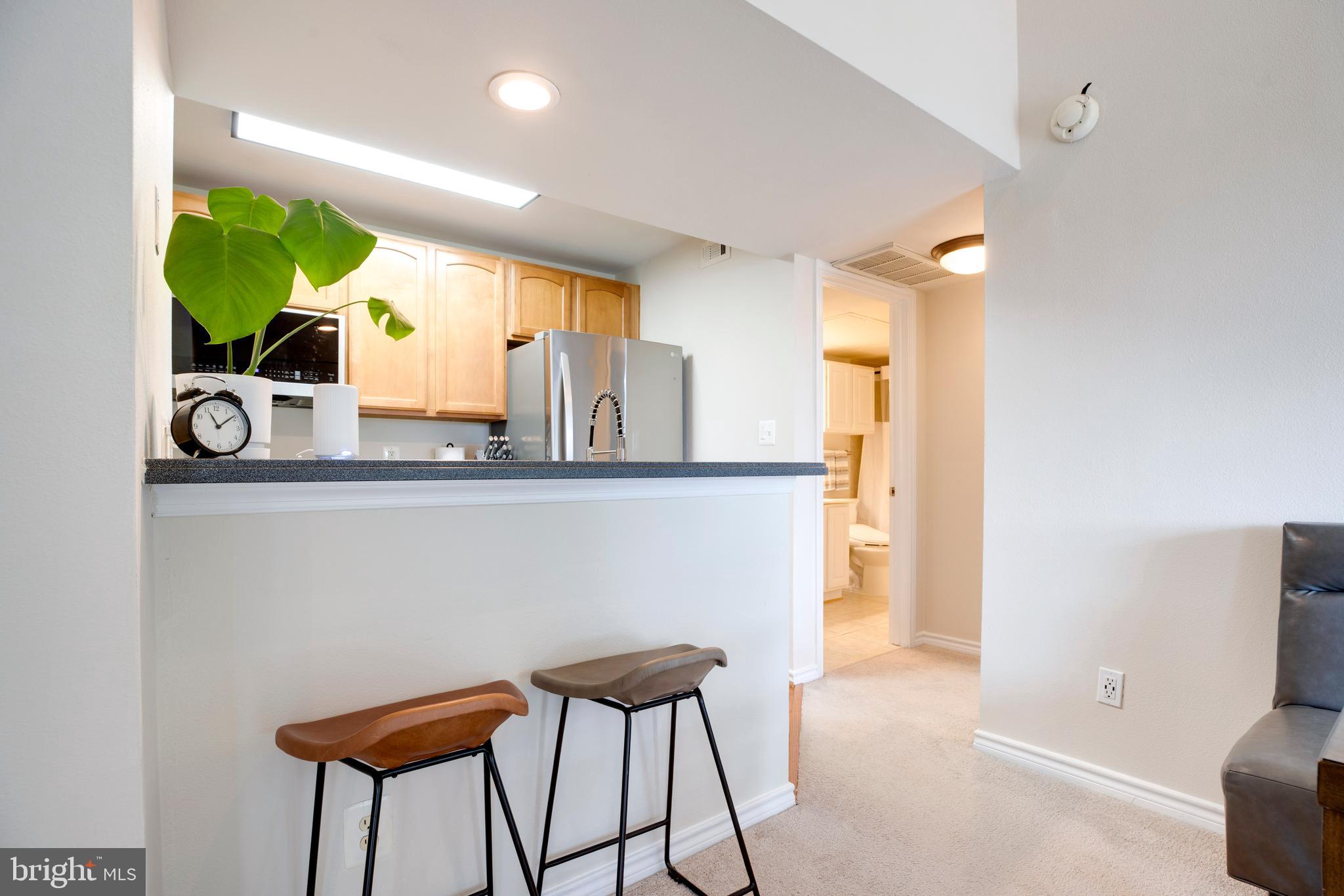 PENDERBROOK SQUARE CONDOMINIUMS - Residential