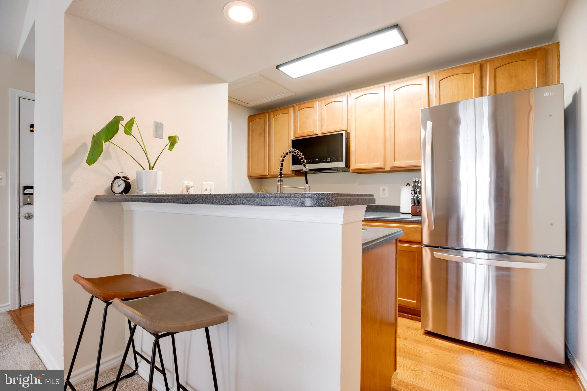 PENDERBROOK SQUARE CONDOMINIUMS - Residential