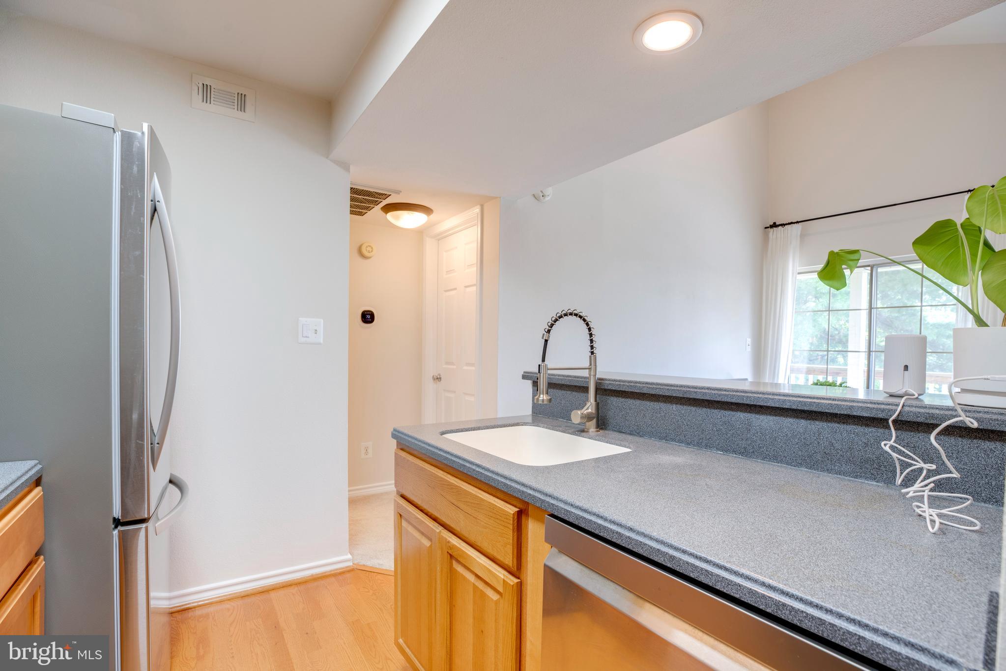PENDERBROOK SQUARE CONDOMINIUMS - Residential