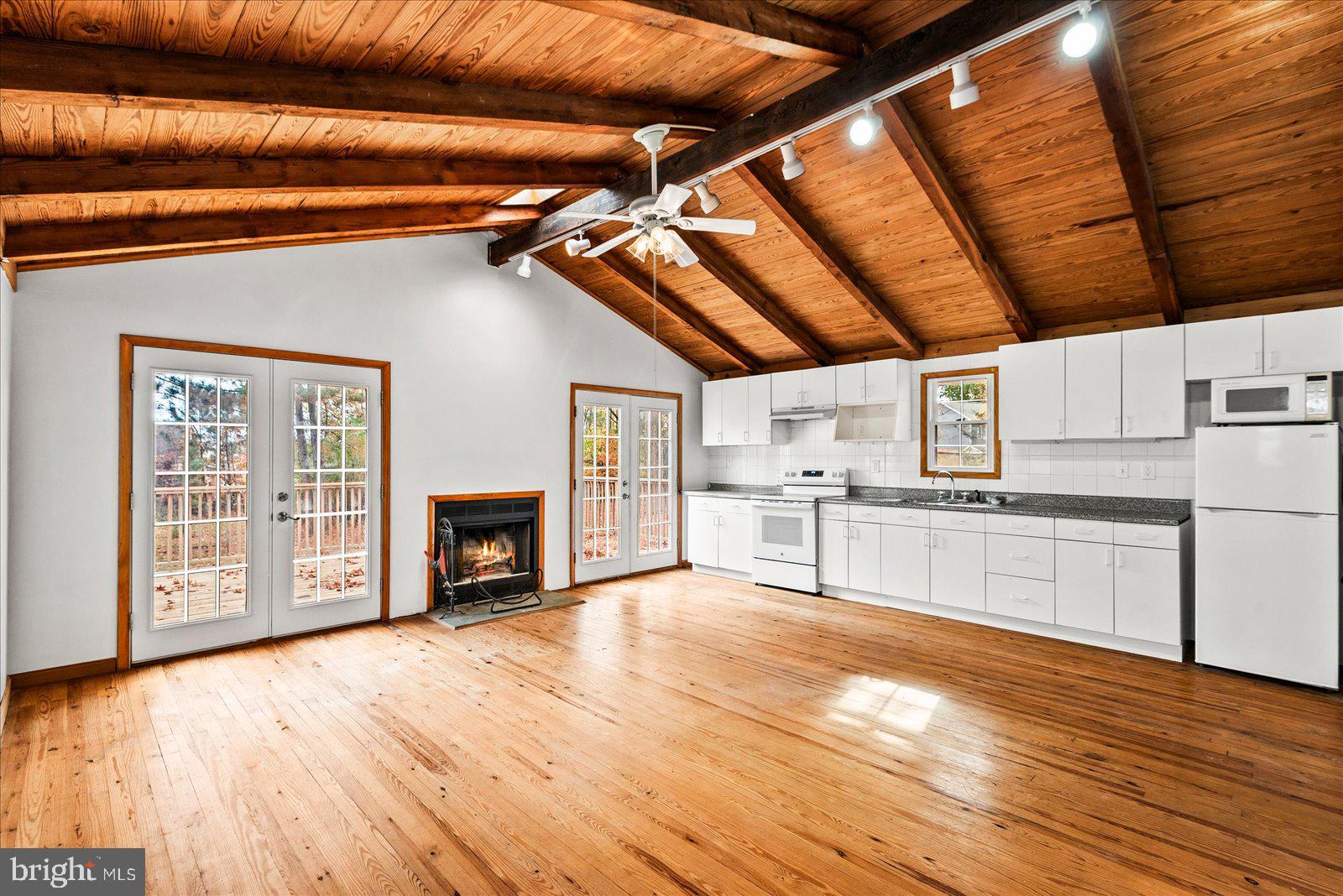 WESTMORELAND SHORES - Residential