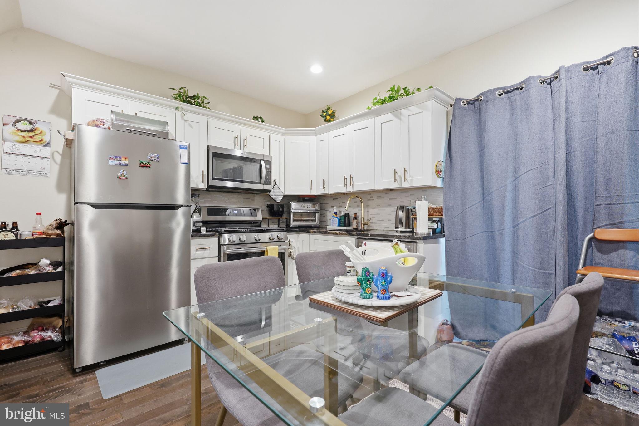 WEST OAK LANE - Residential
