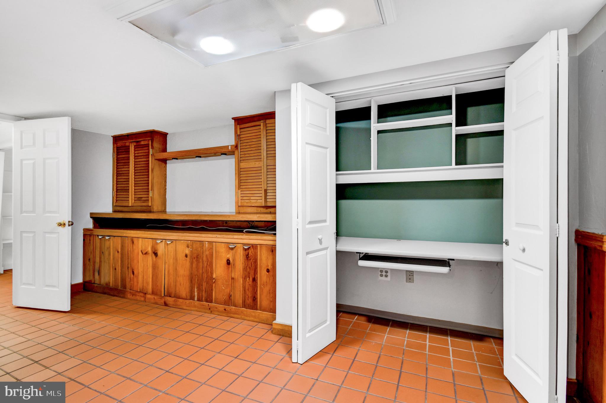 VEIRS MILL VILLAGE - Residential