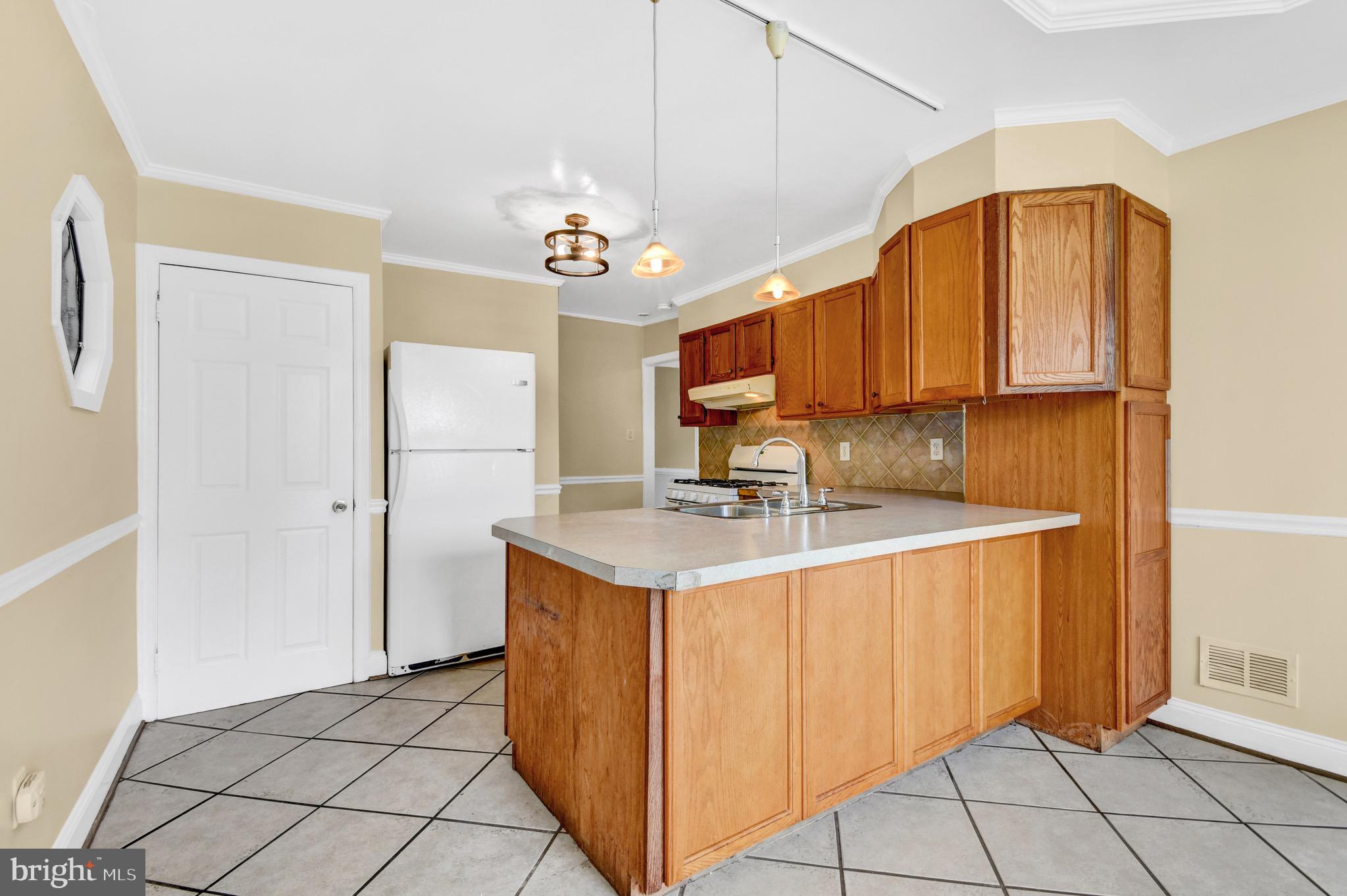 VEIRS MILL VILLAGE - Residential