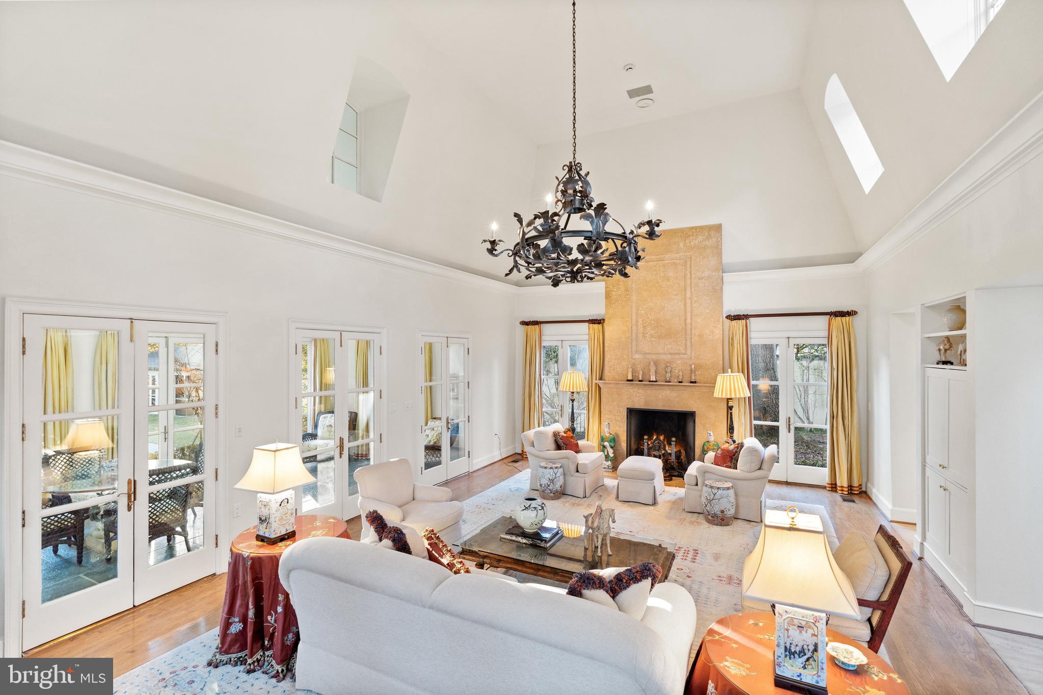 SPRING VALLEY - Residential