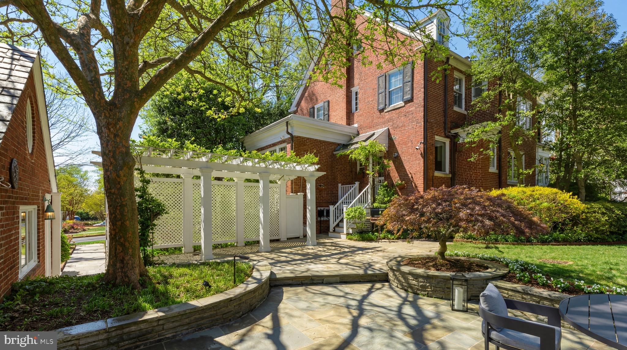 OBSERVATORY CIRCLE - Residential