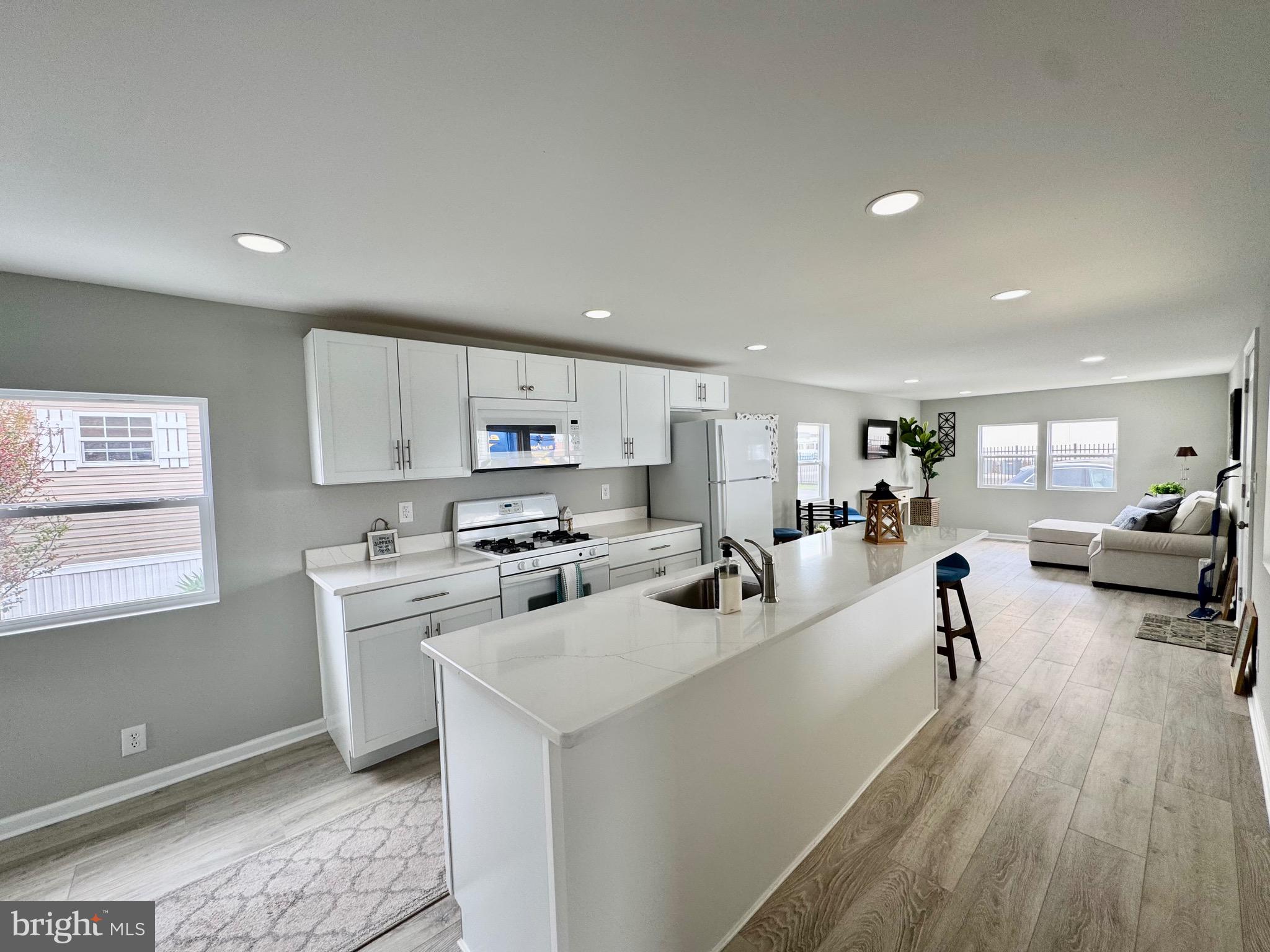COLONIAL EAST MHP - Residential
