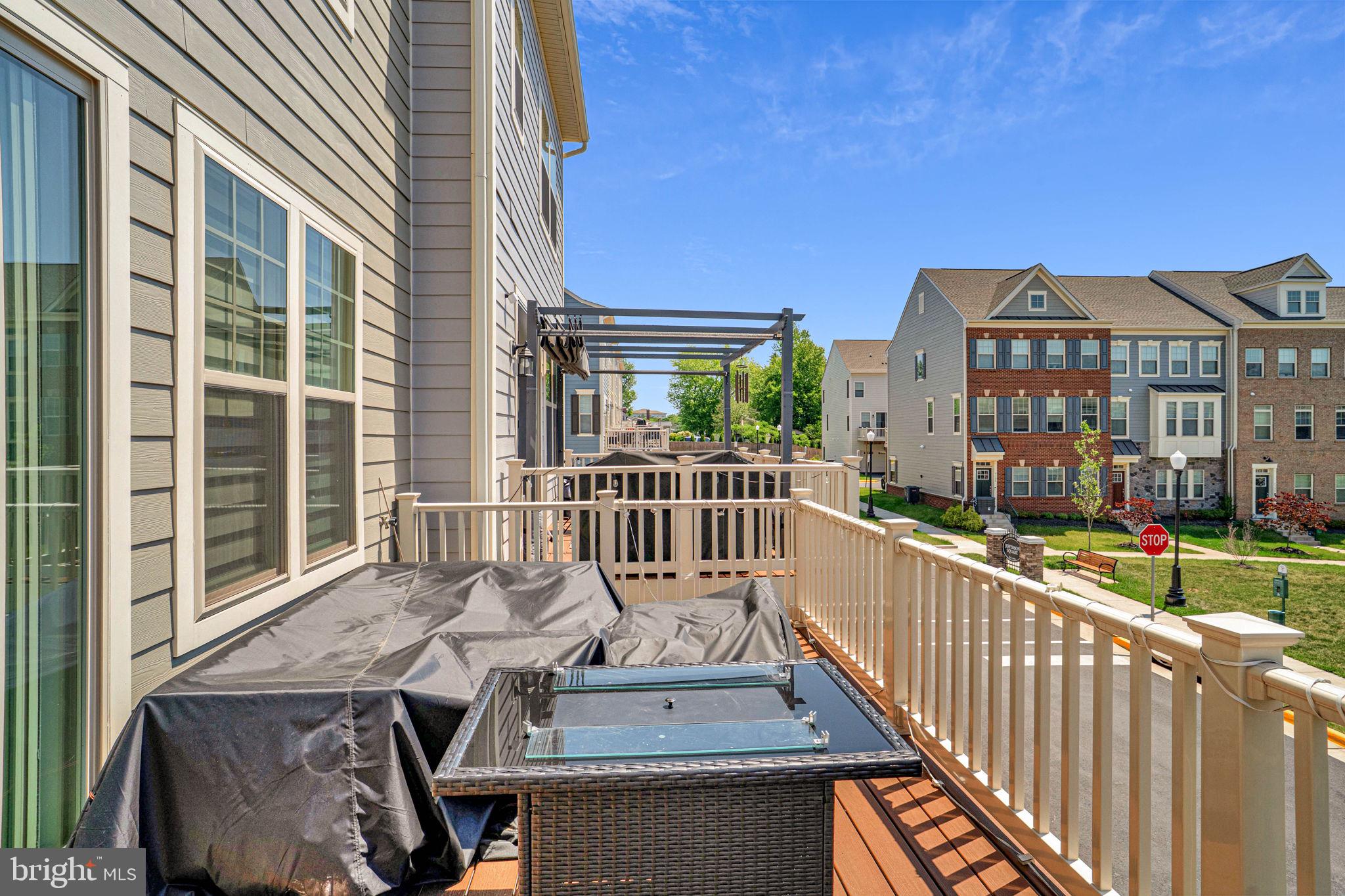 JEFFERSON SQUARE - Residential