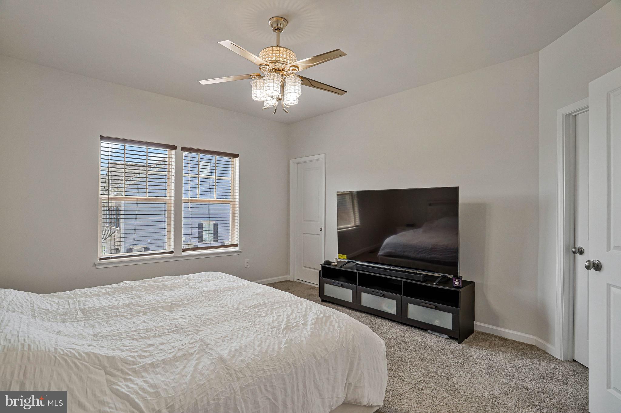JEFFERSON SQUARE - Residential