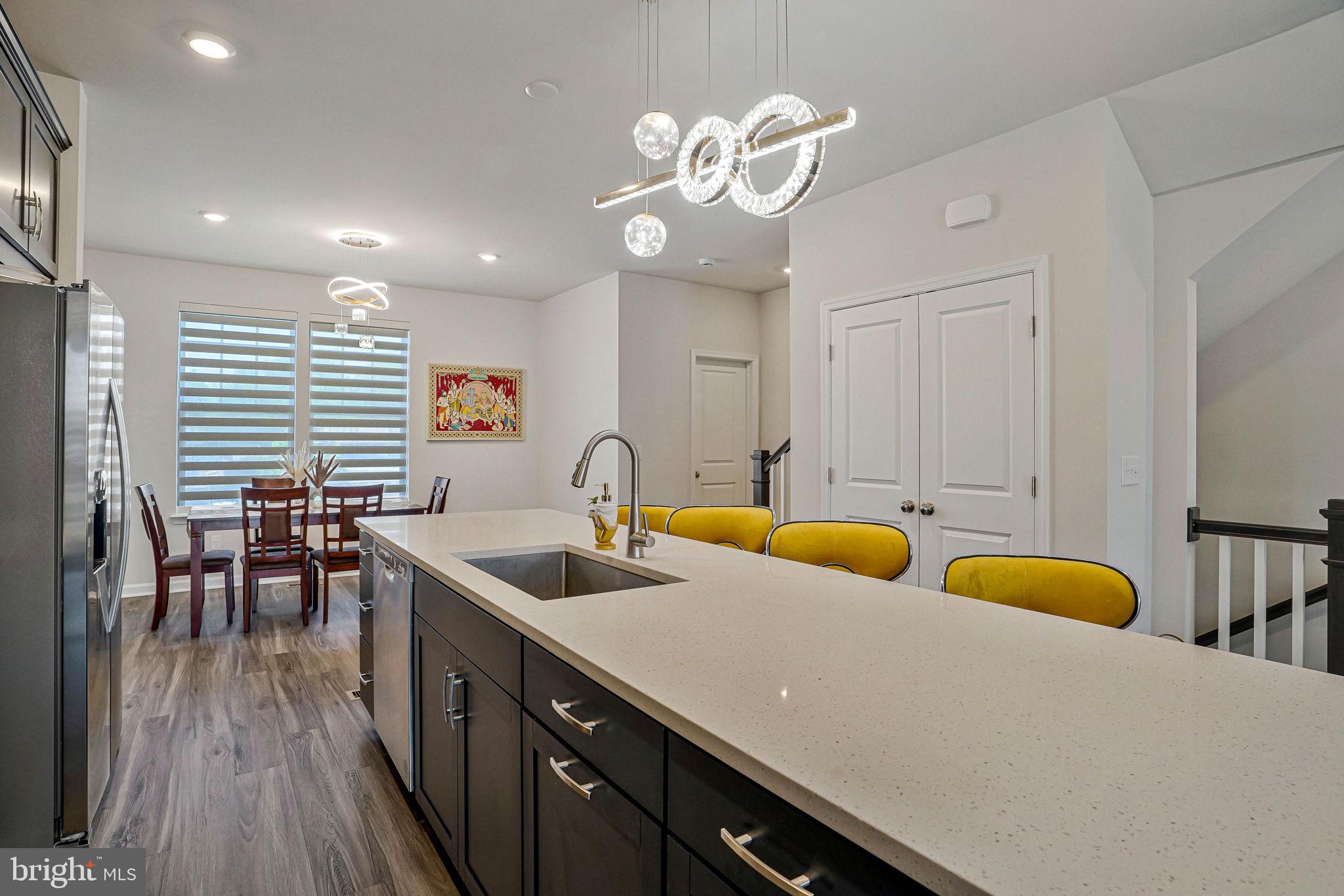 JEFFERSON SQUARE - Residential